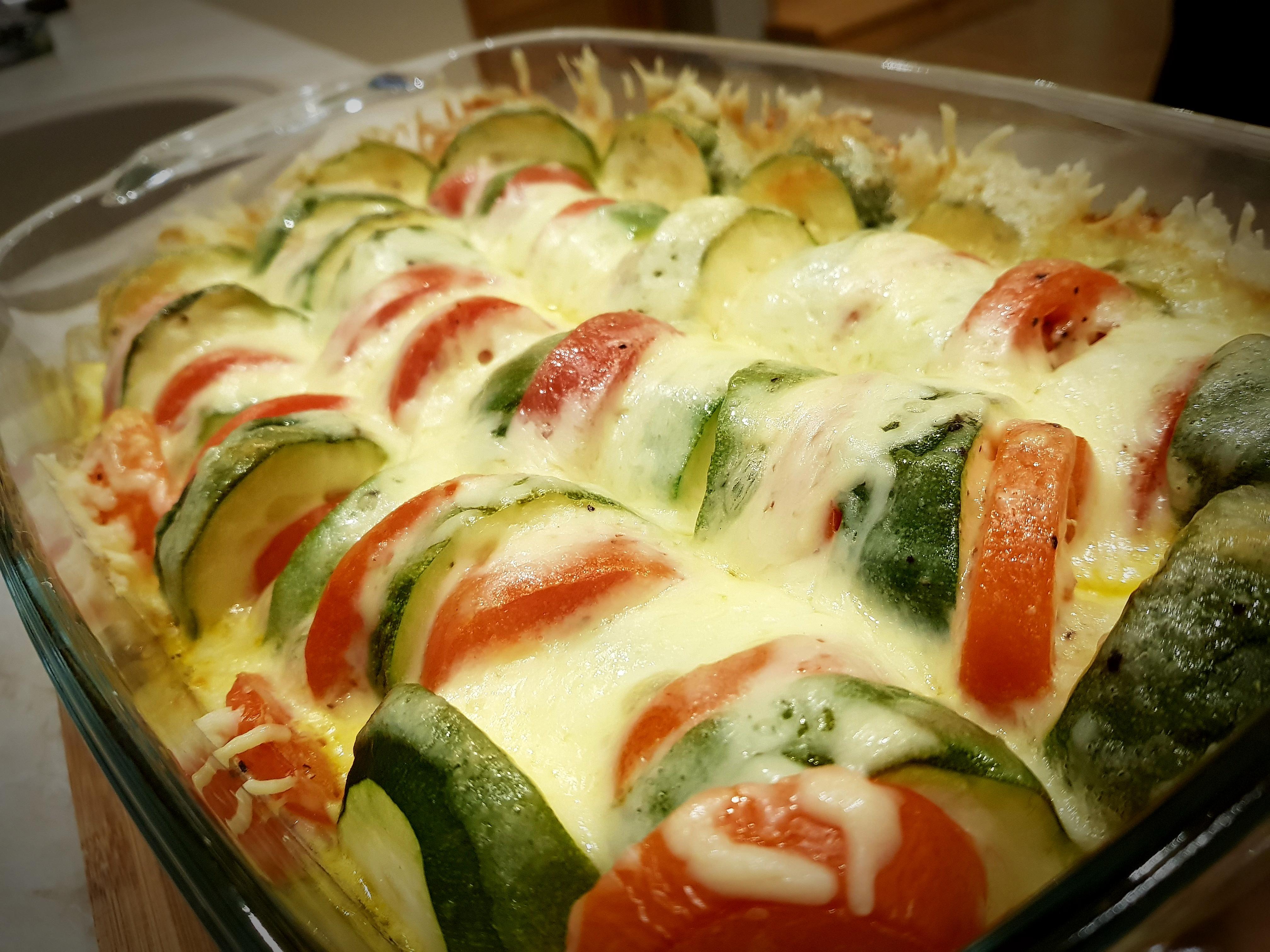 [Homemade] zucchini, tomatoes, mozzarella r/food