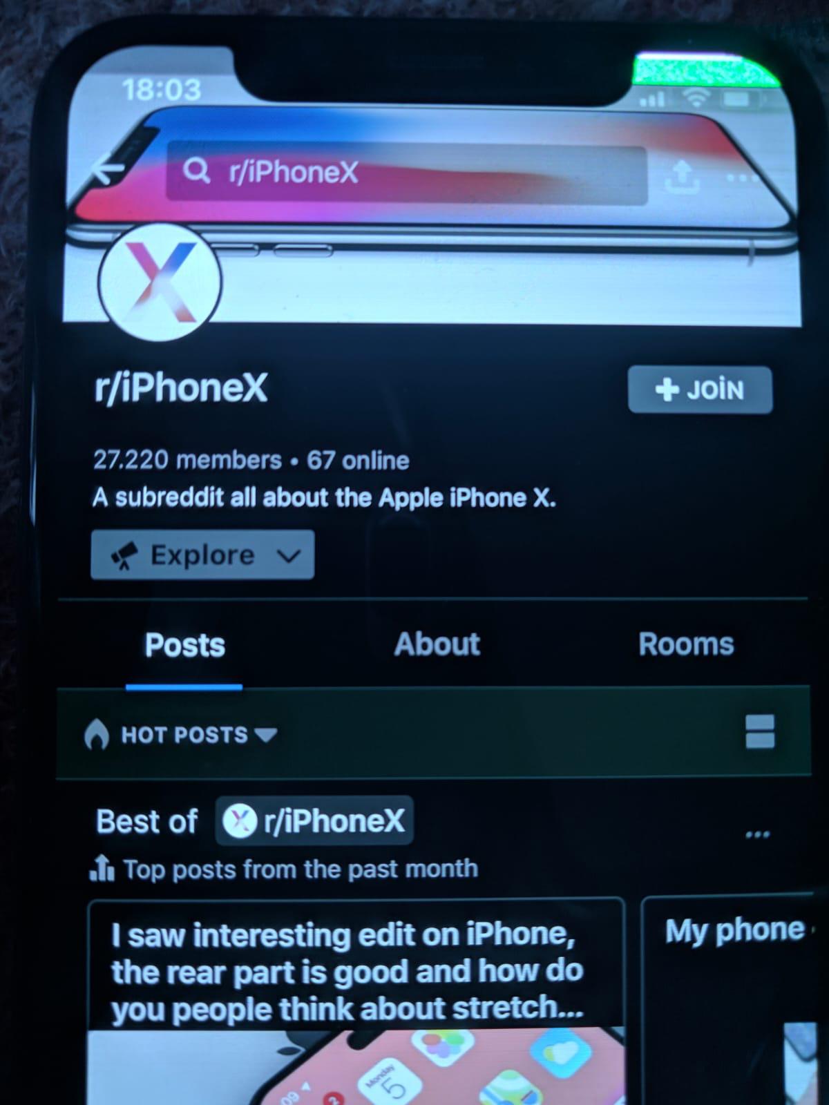 Green spot on right corner, greenish/yellowish tint on whole flickering