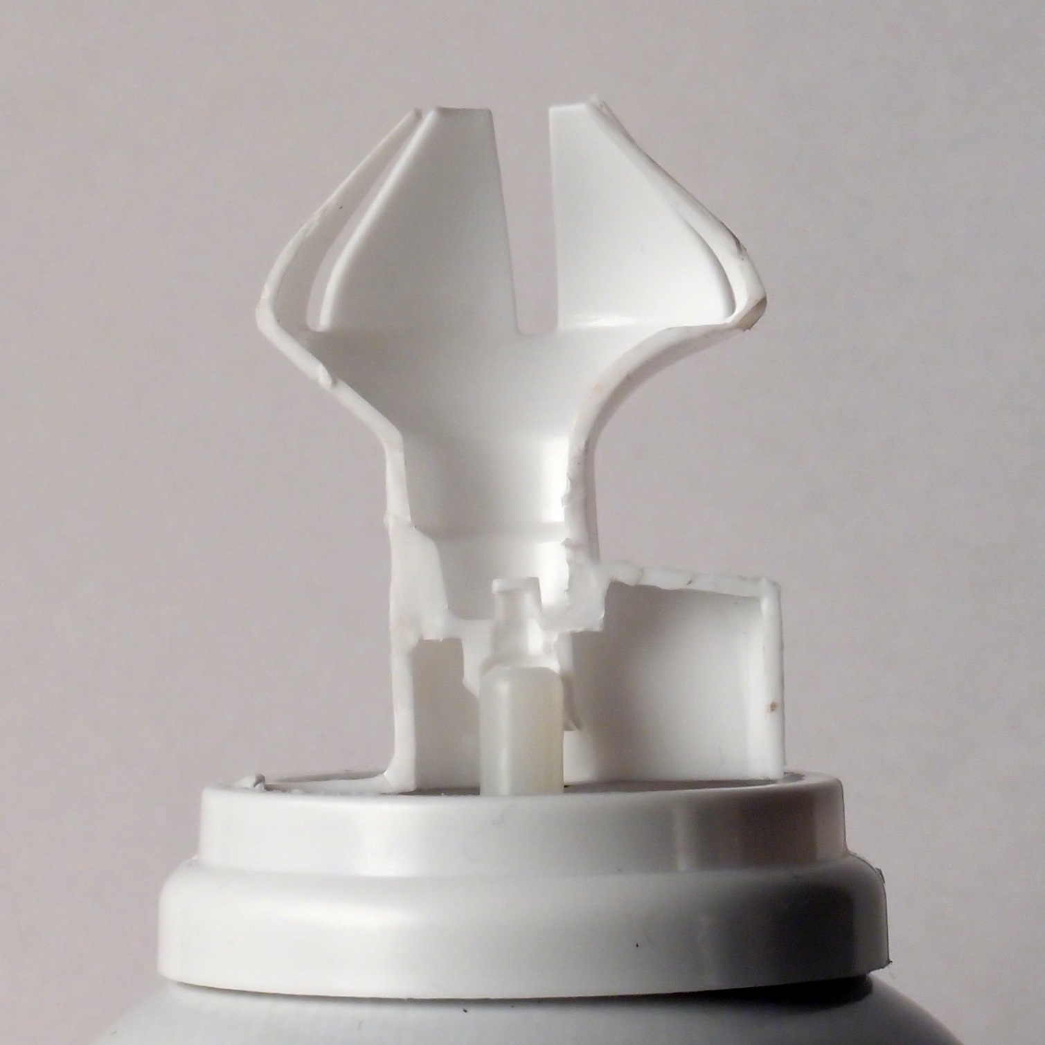 Whipped cream dispenser nozzle [1,509 × 1,509] r/ThingsCutInHalfPorn