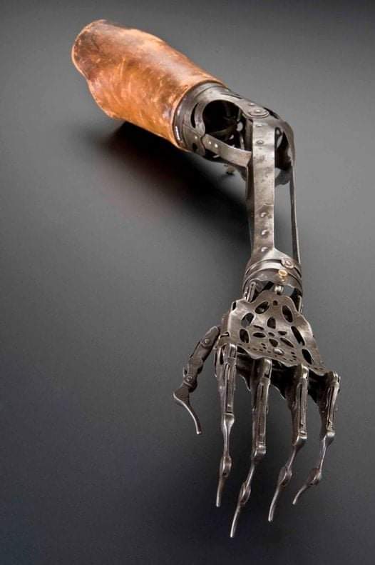 Victorian prosthetic hand, era 19th century. r/archeologyworld