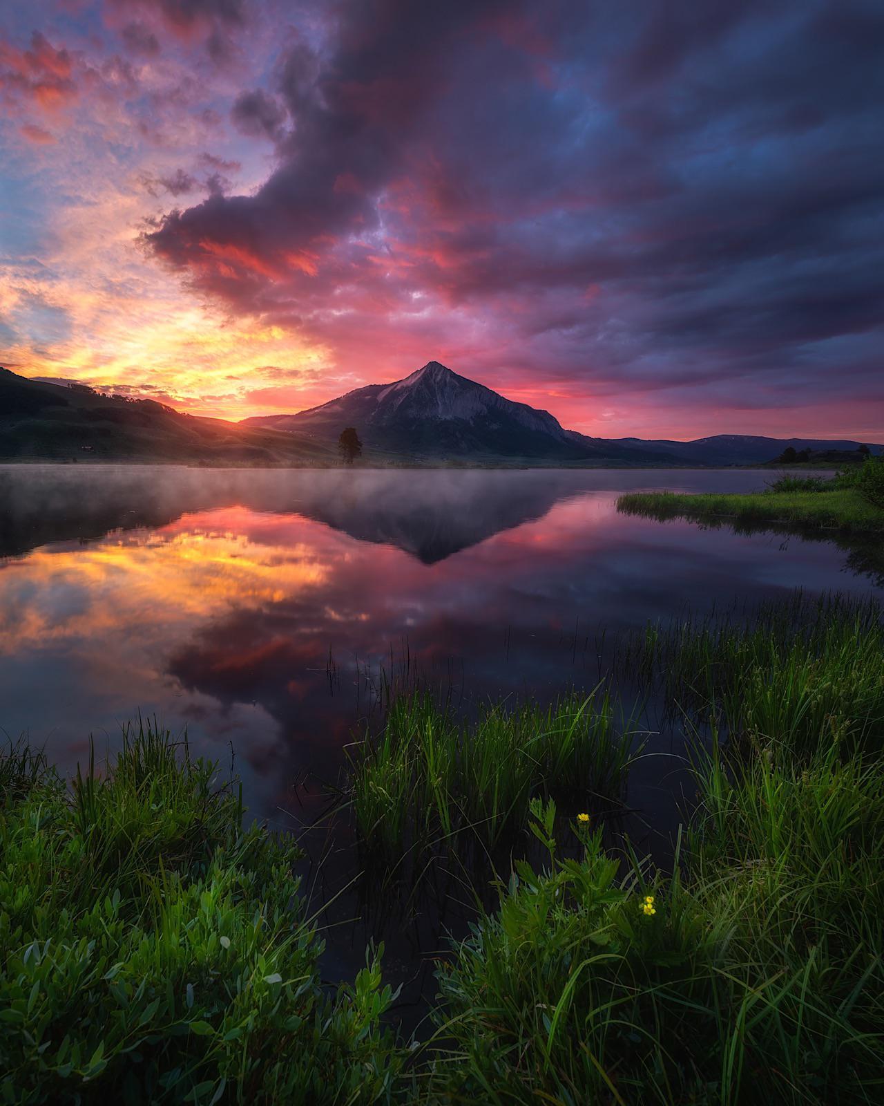 The Perfect Sunrise Crested Butte, Colorado. [OC] [1280x1600] r/EarthPorn
