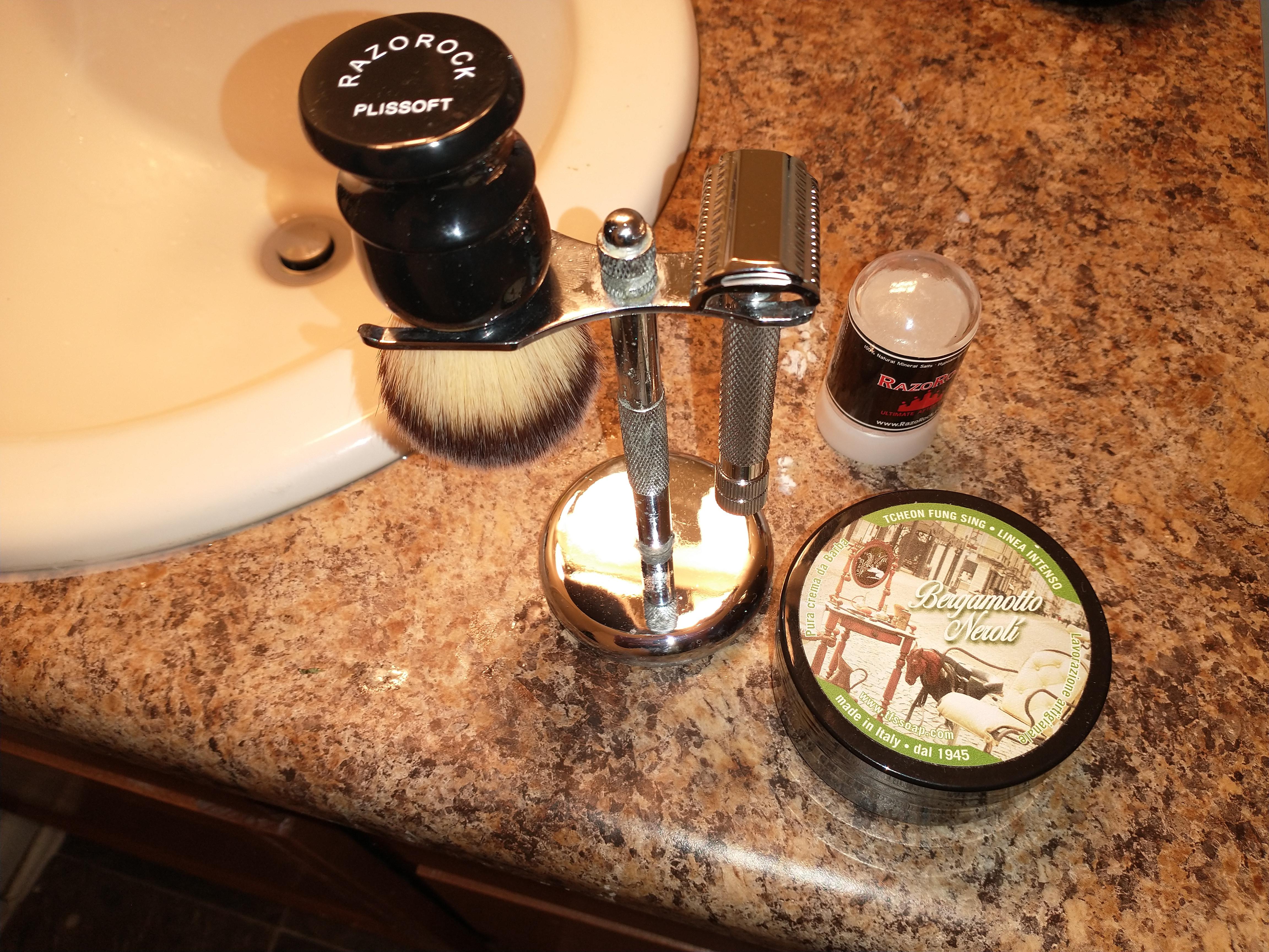 Italian Barber delivery and SOTD r/wicked_edge