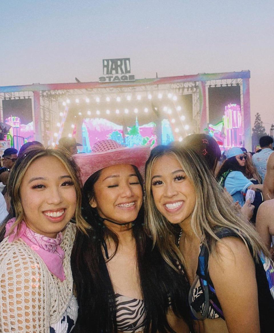 [3] Asian Rave Girls : ReturnofPickOne