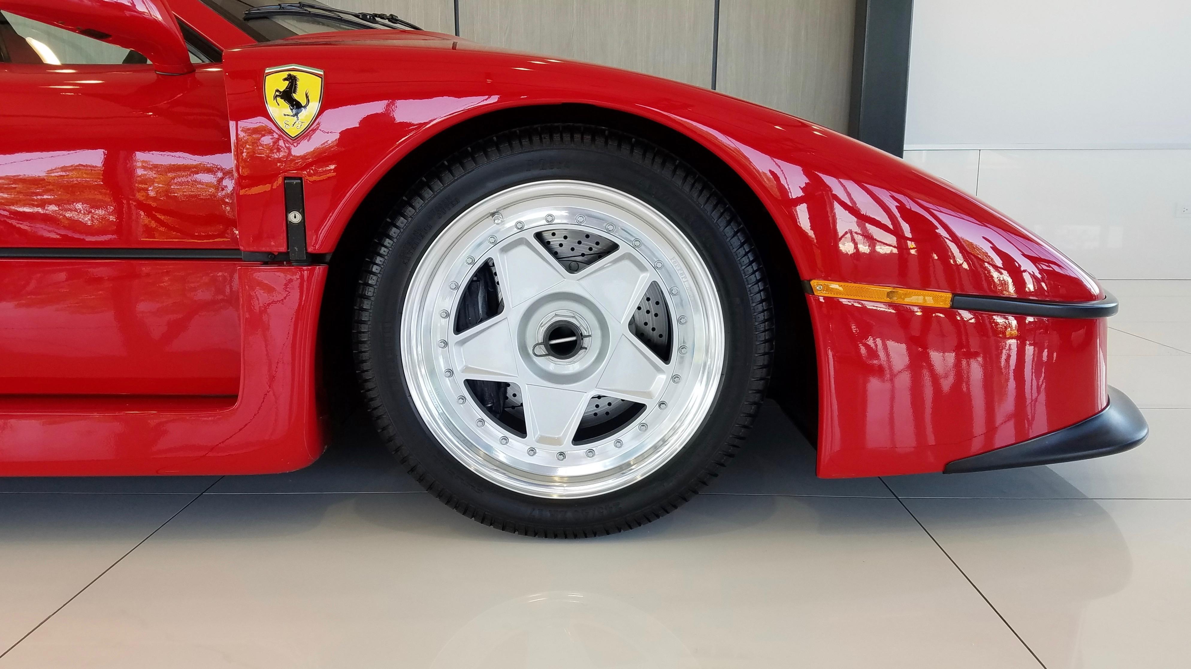 Ferrari F40 Wheel [3976x2236] Autos