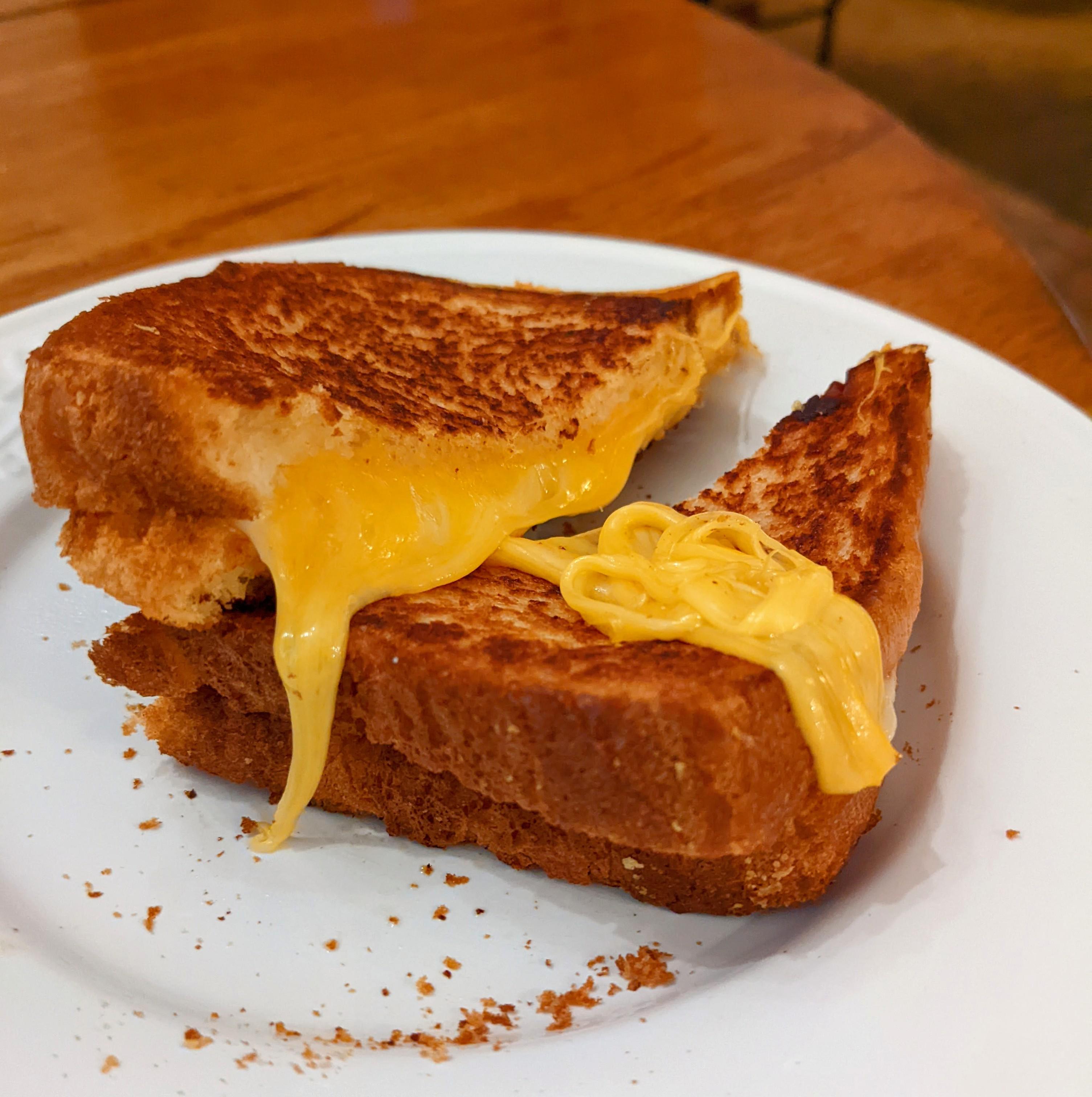 Grilled cheese, Gouda. cheddar & greyere on Texas toast. r/melts