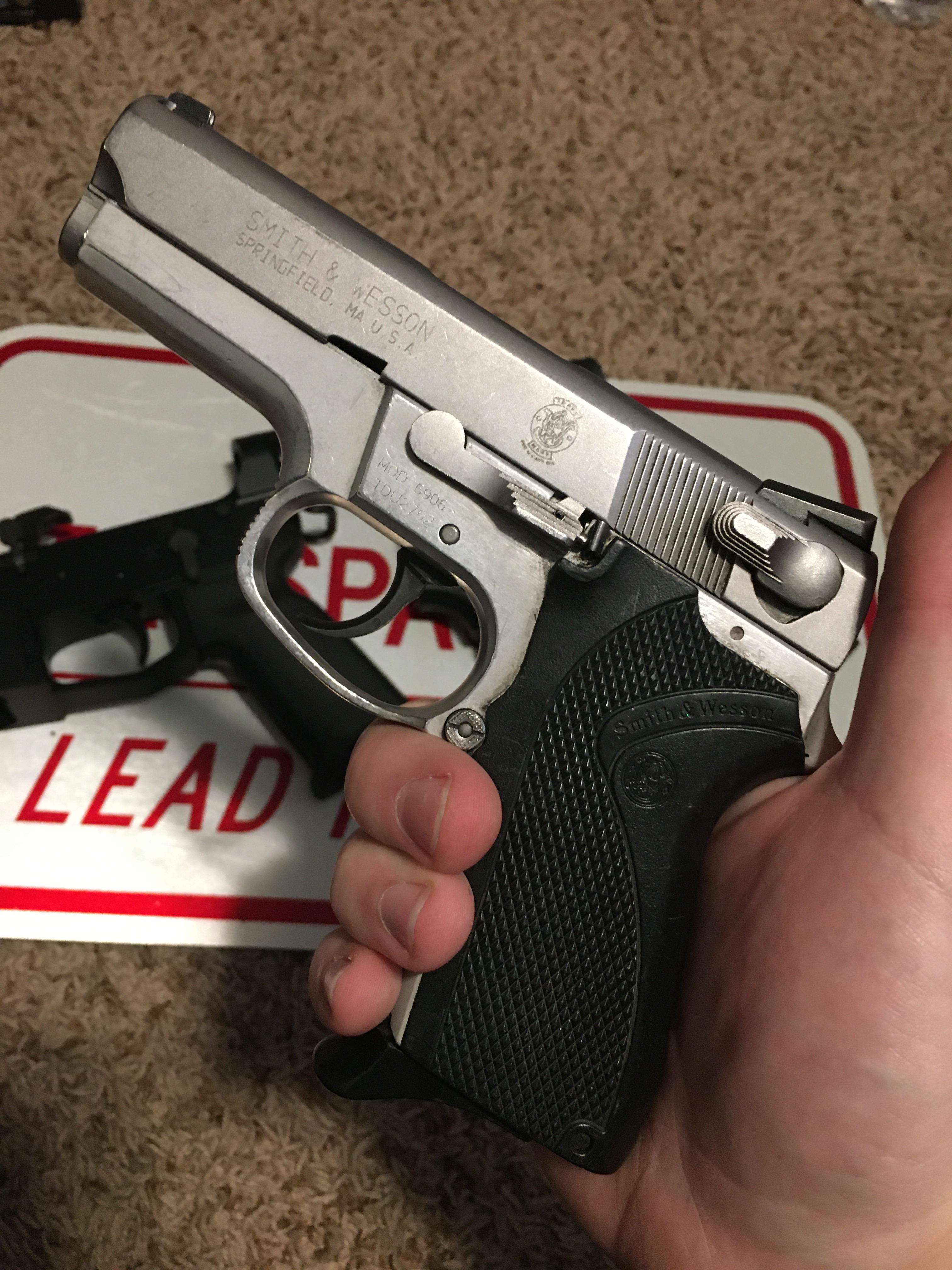 *Reservoir Dogs intensifies* r/guns