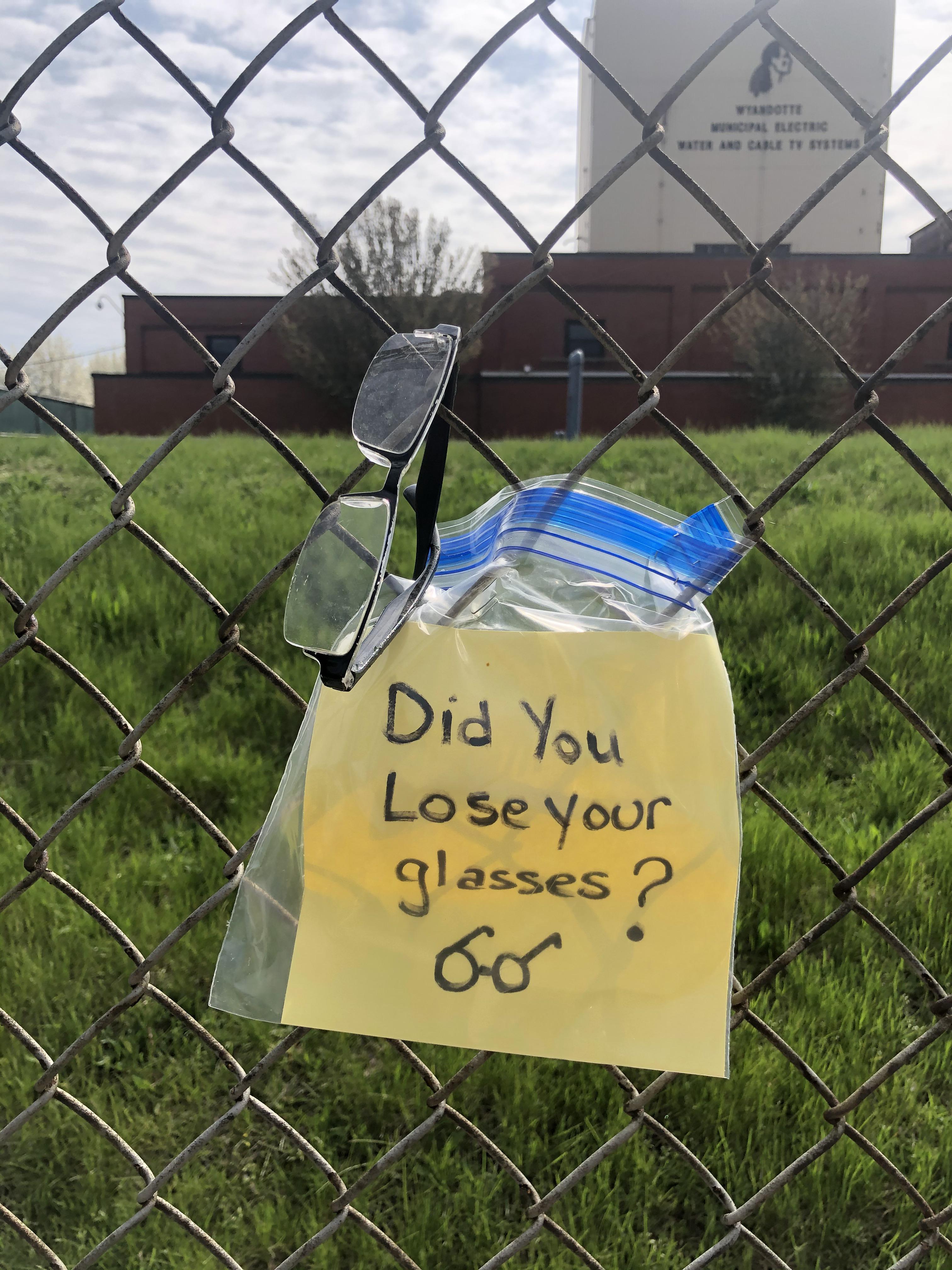 Did you lose your glasses? r/HumansBeingBros
