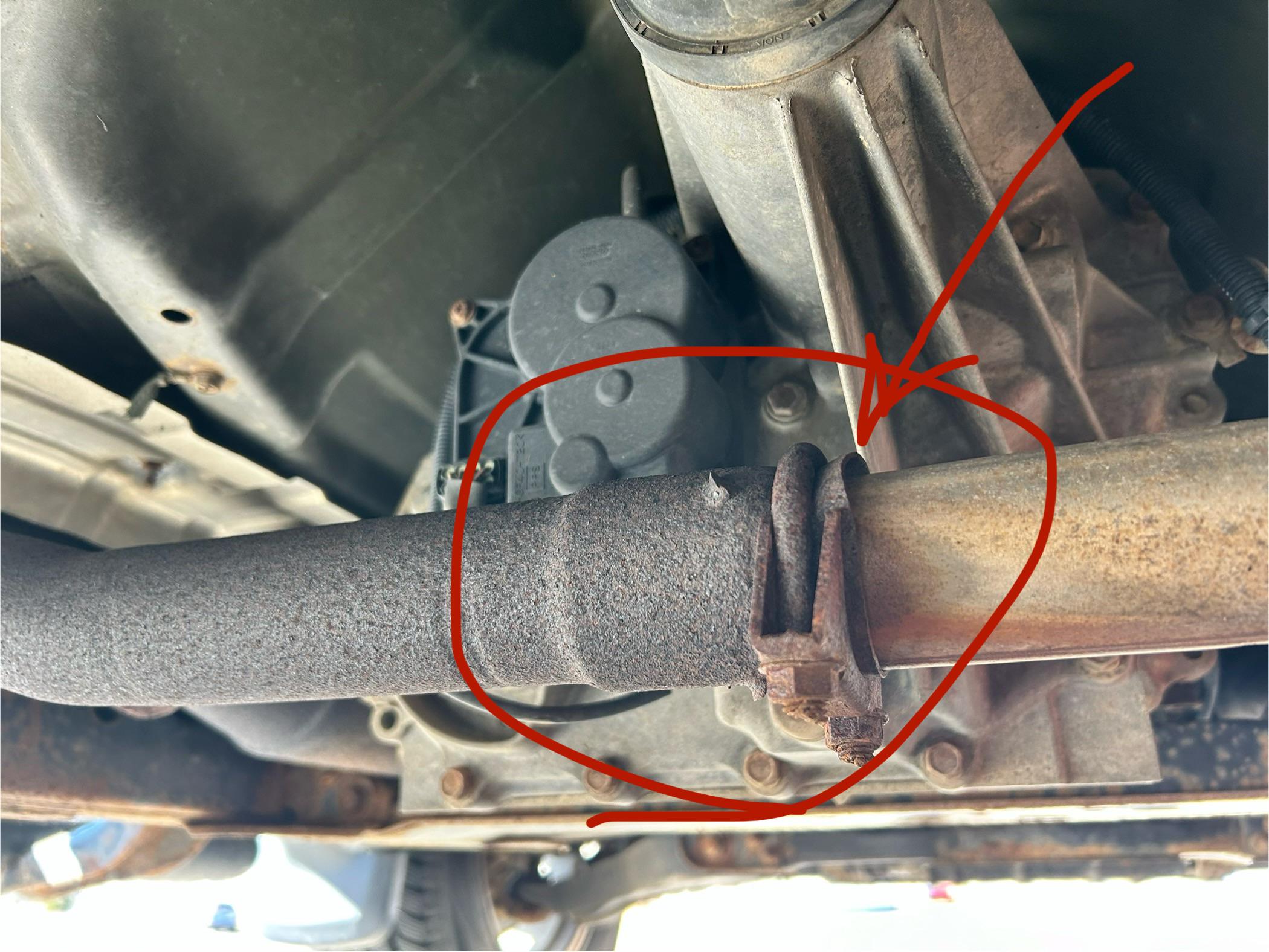 2014 Nissan Titan exhaust leak : MechanicAdvice