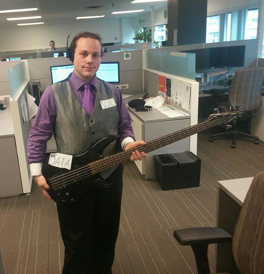 Halloween costume SQL "Server" and his DataBass r/ProgrammerHumor