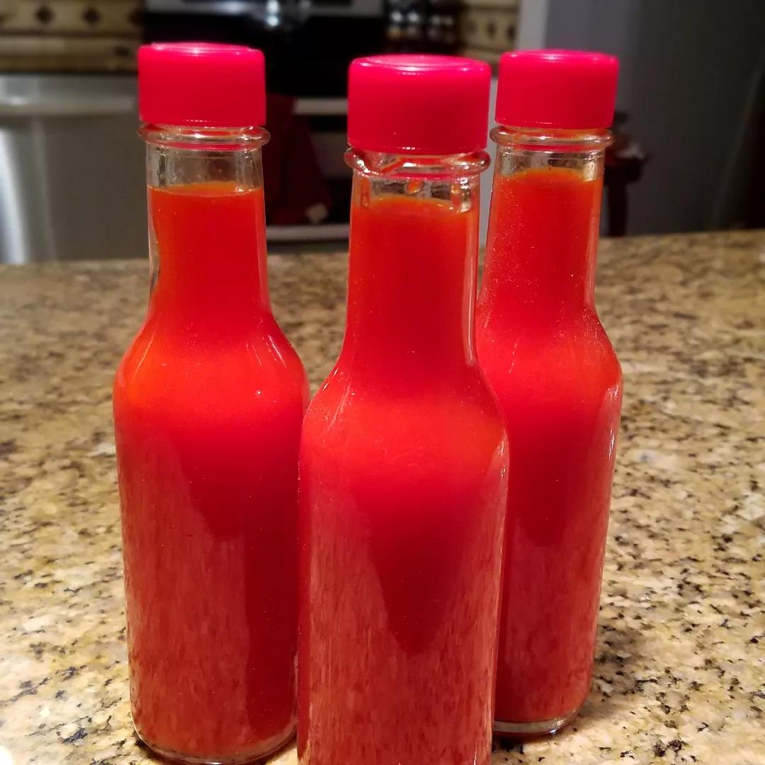 Homemade hot sauce with roasted garlic I made over the weekend r/hotsauce