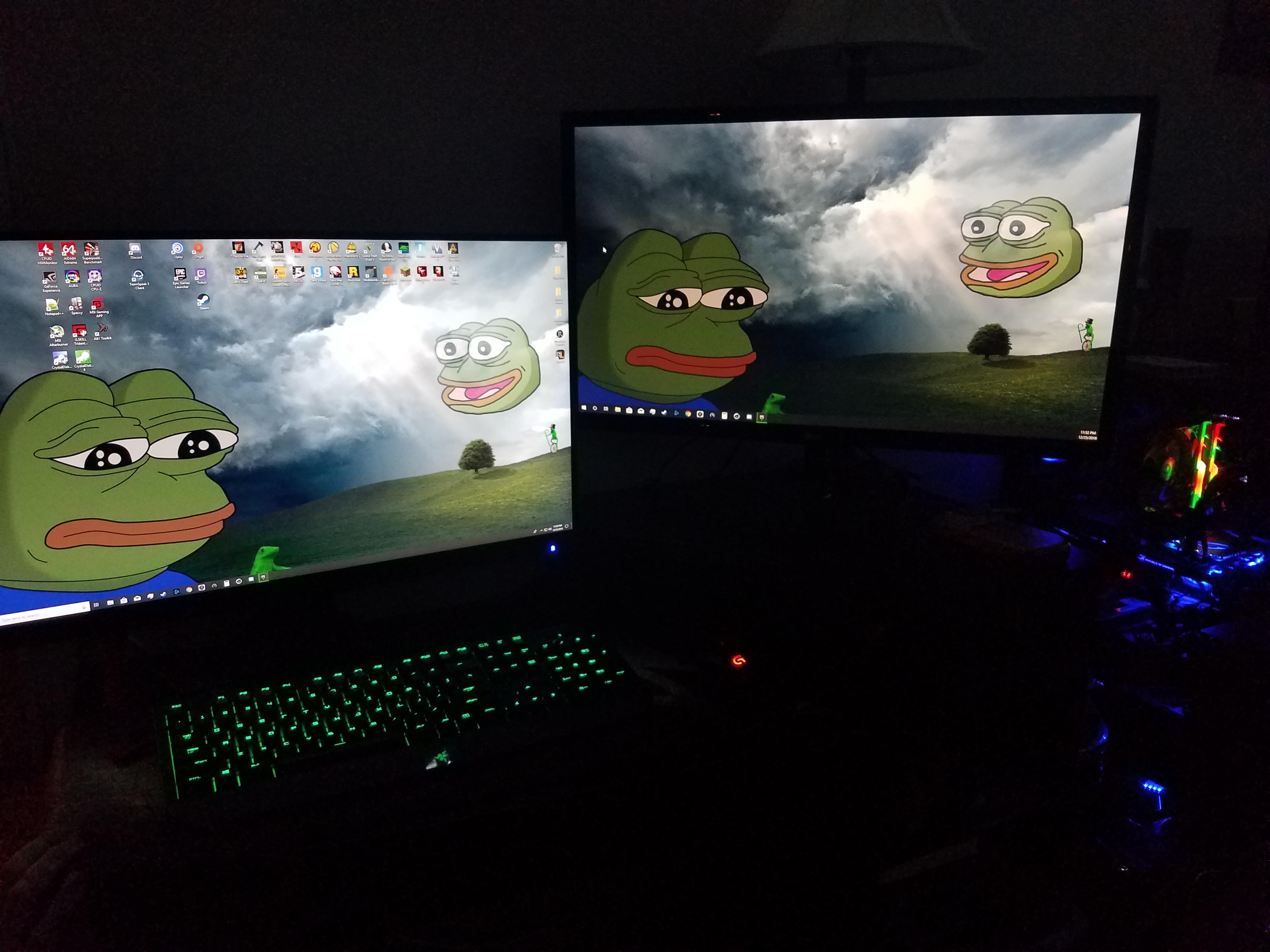 2 27 inch monitors on a tiny desk r/pcmasterrace