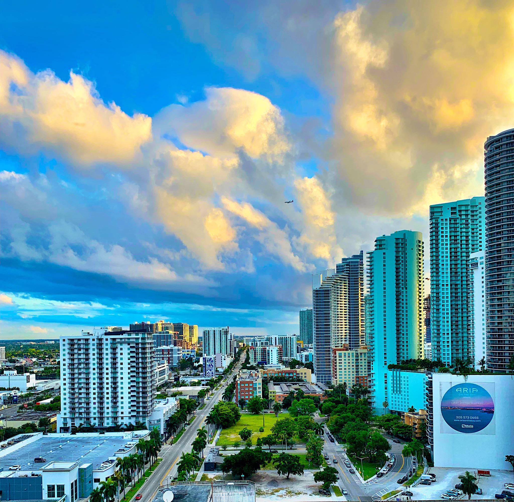 Biscayne Blvd, Miami, Florida, USA r/CityPorn