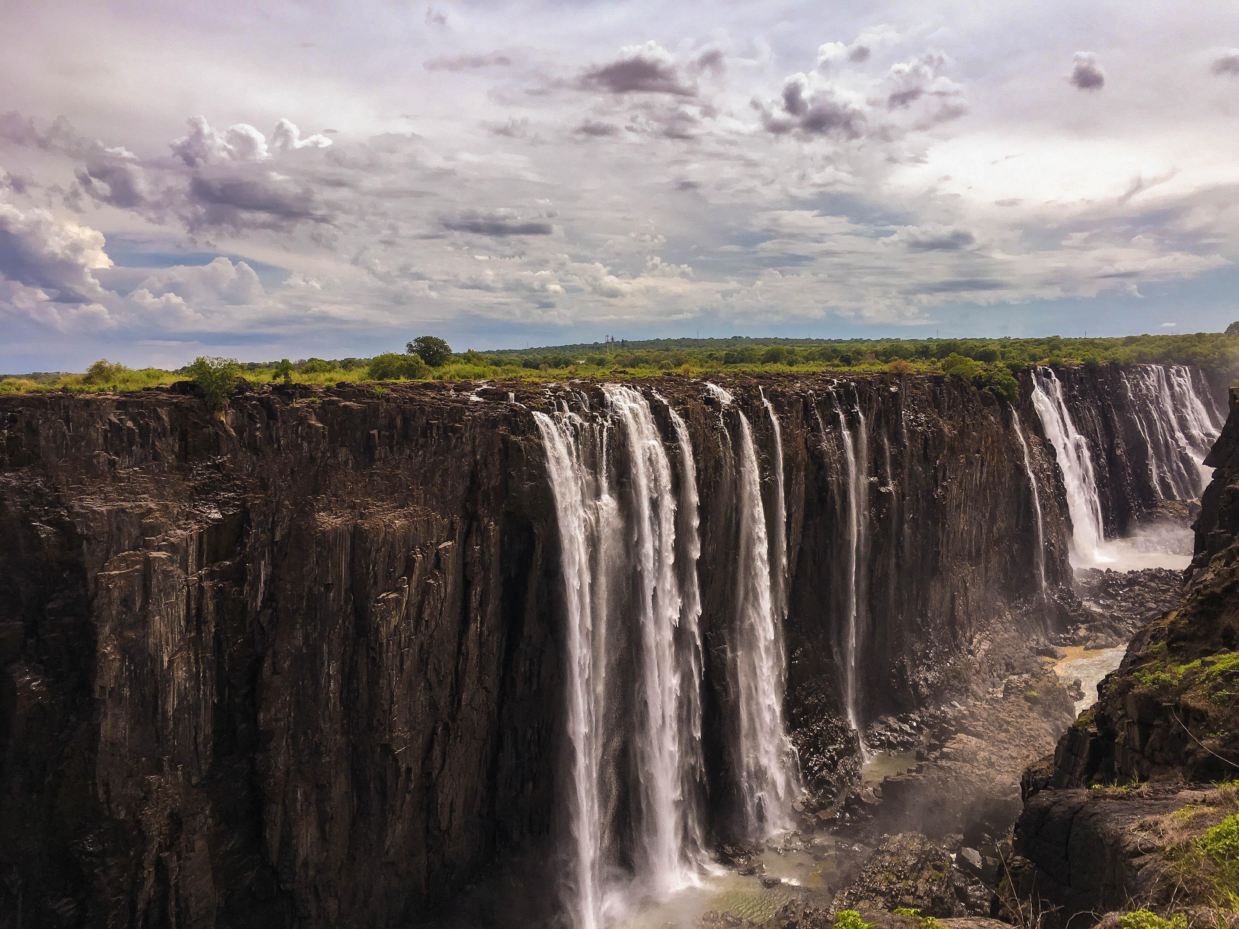 Victoria Falls, Zimbabwe [OC] [4032/3024] r/EarthPorn