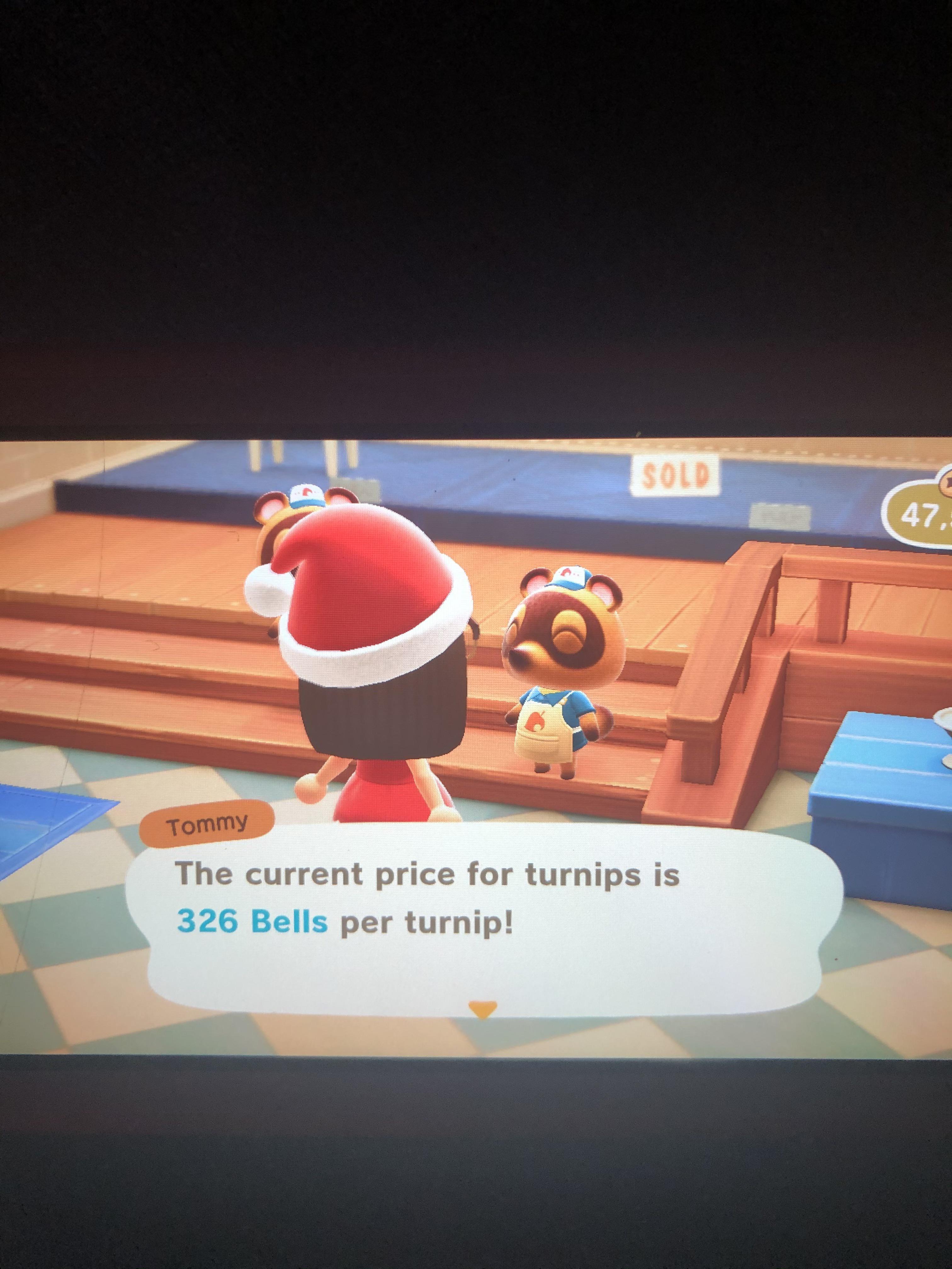 [Nooks] buying for 326 Bells. I am looking for red wrapping paper. Also