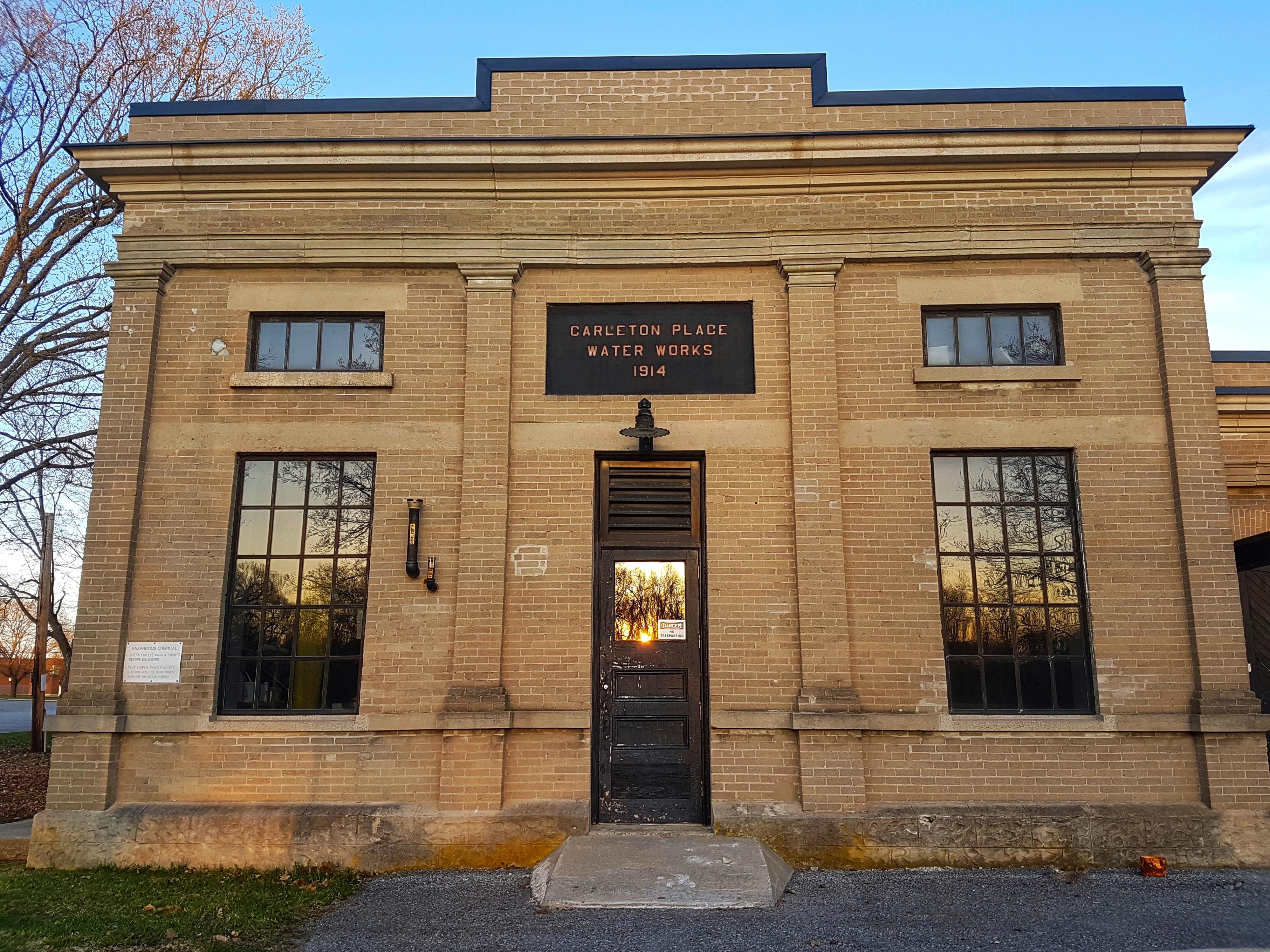 Enjoyed a beautiful evening walk in Carleton Place today r/ottawa