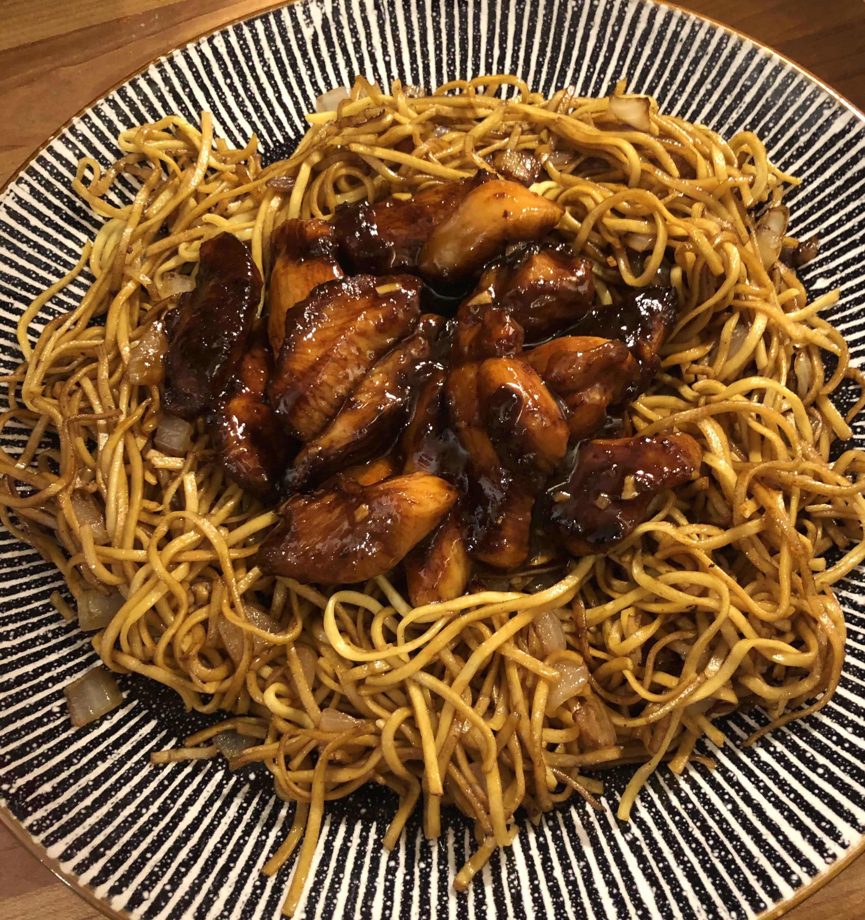 [Homemade] Honey Sesame Chicken Lo Mein r/food