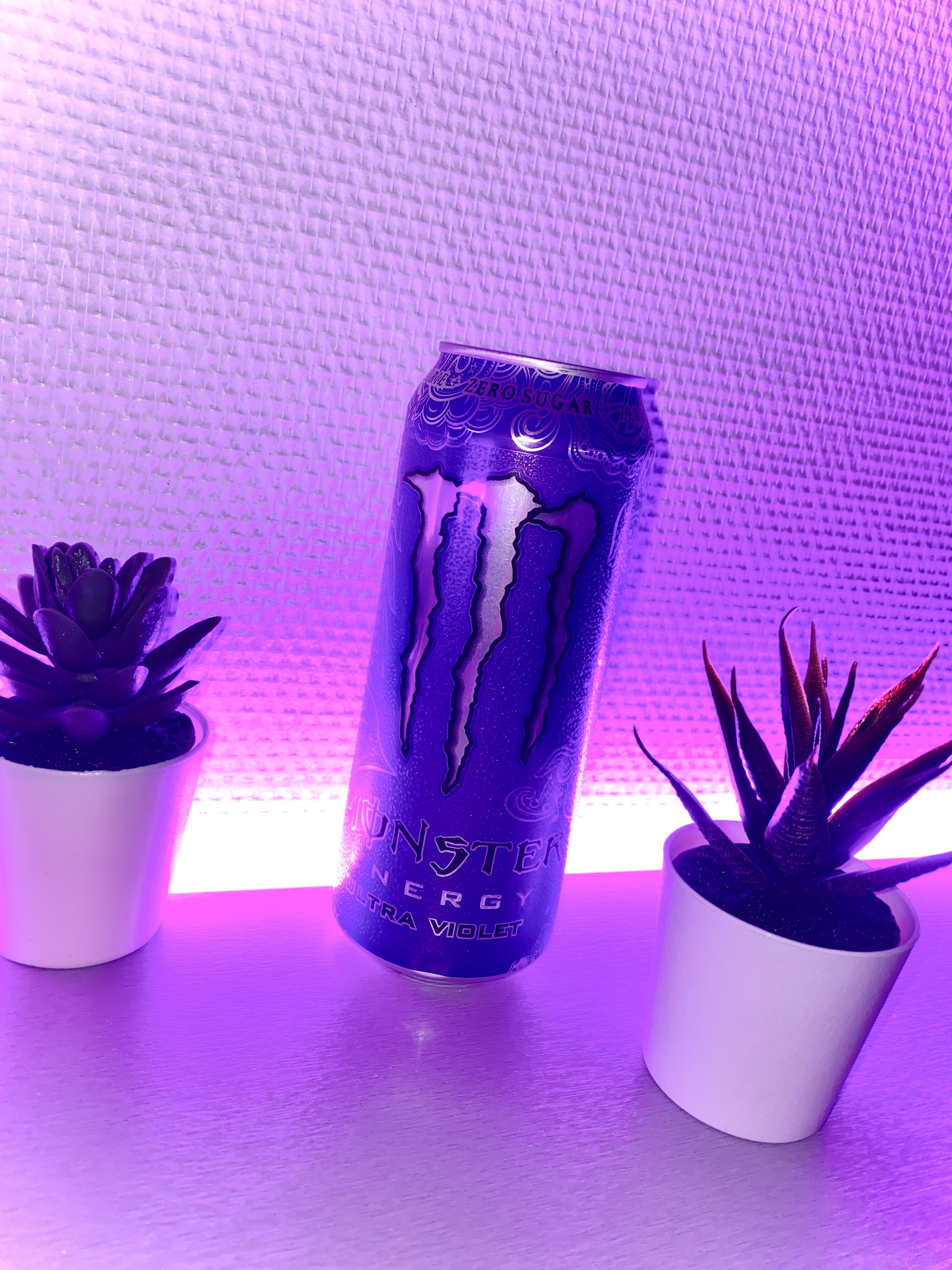 Starting out the holidays here in Denmark with a slurp of my favorite candy tasting Monster