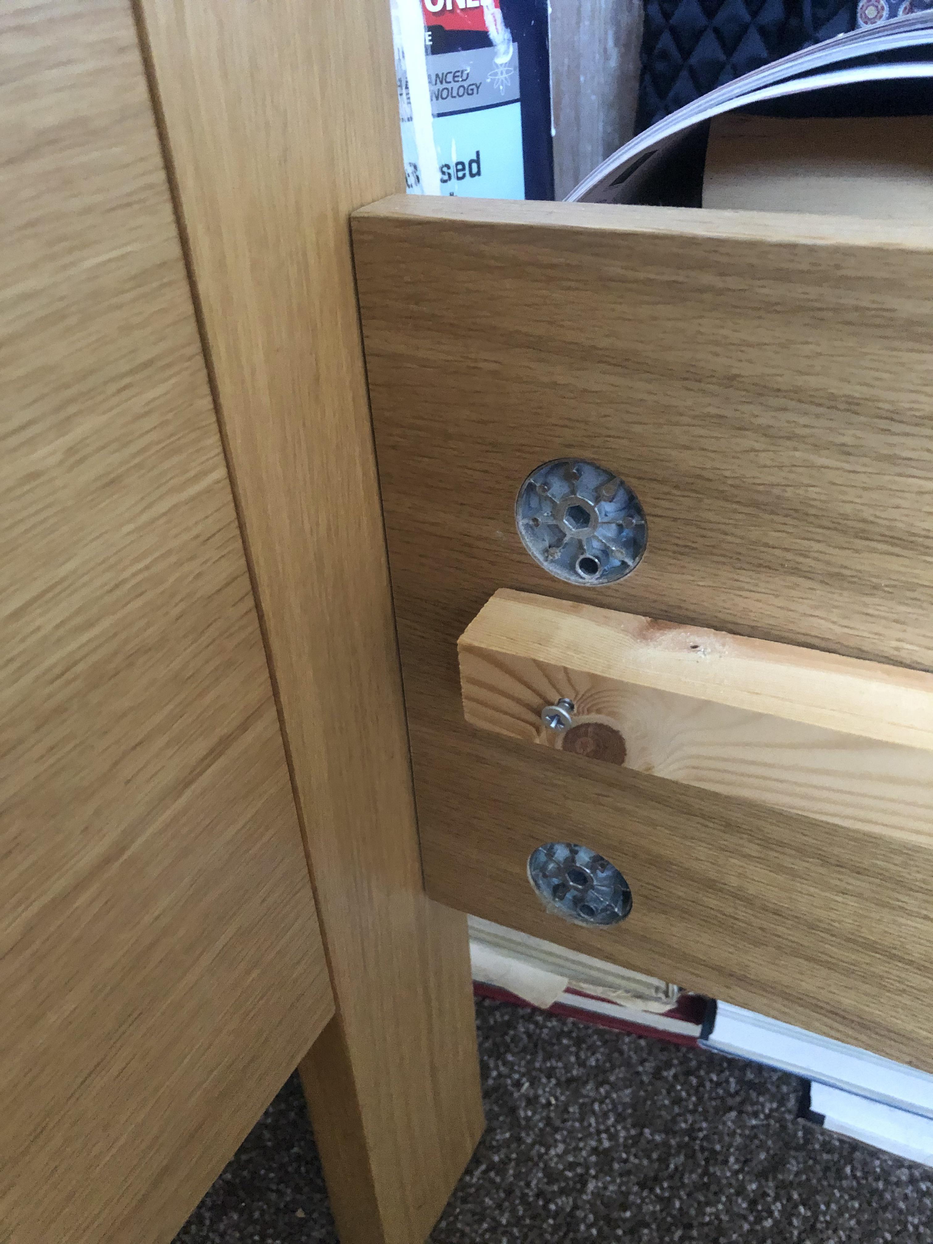 What do I do to unscrew this headboard to the side part? r/DIYUK