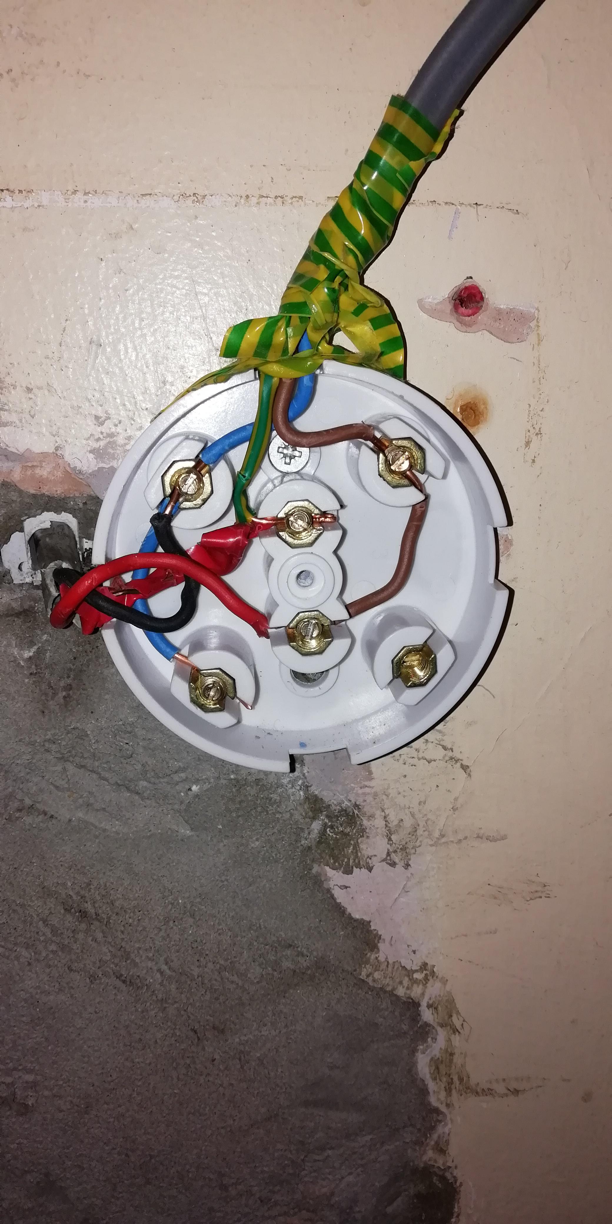 Is there anything dodgy about this junction box wiring? (UK) r