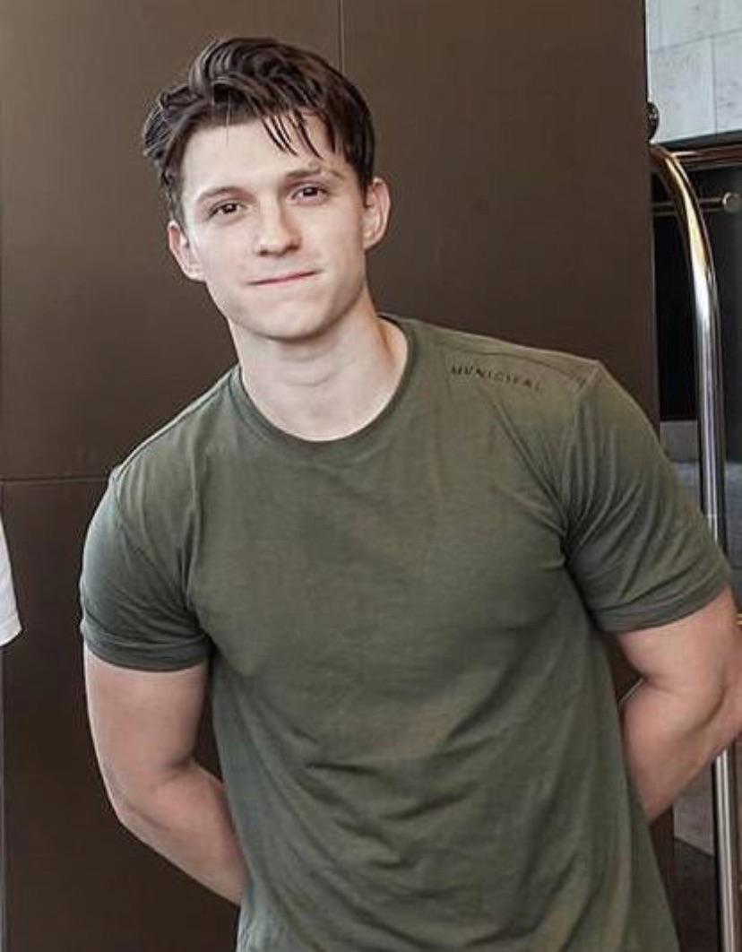 Tom Holland LadyBoners
