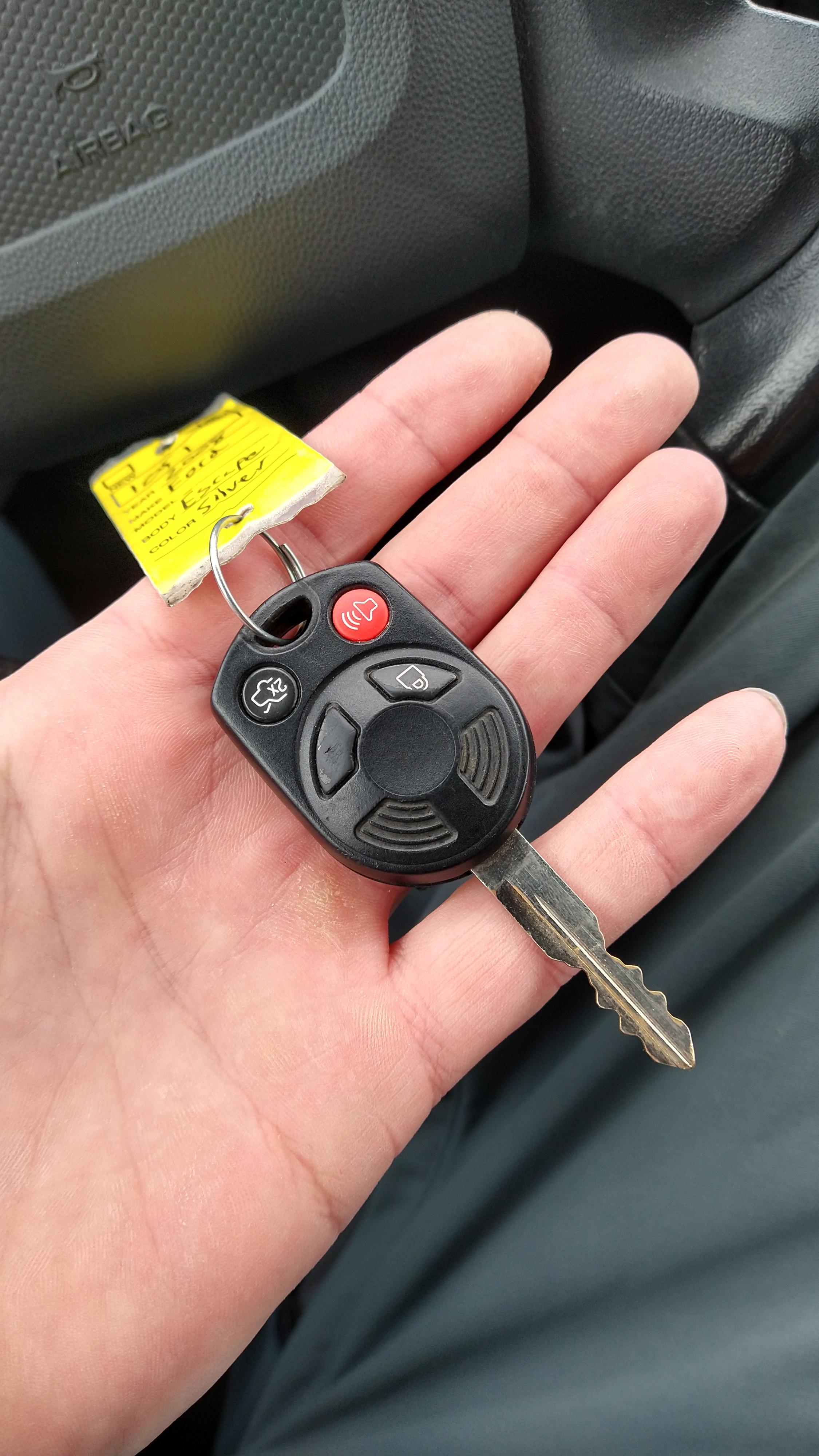 My fob battery is dead and I spent a good three minutes trying to