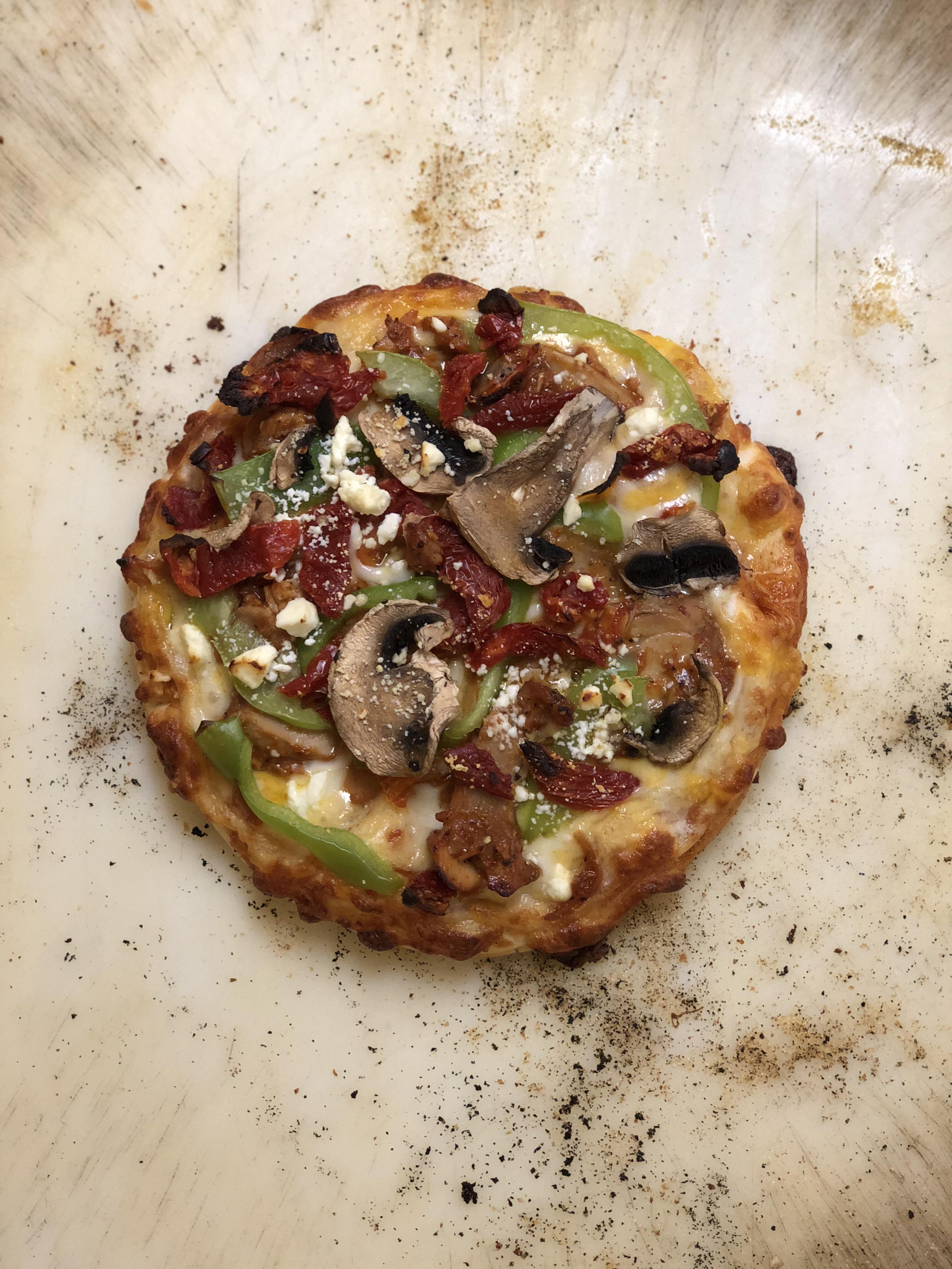 Bbq Chicken Pizza W Green Peppers Mushrooms Sun Dried Tomato S And