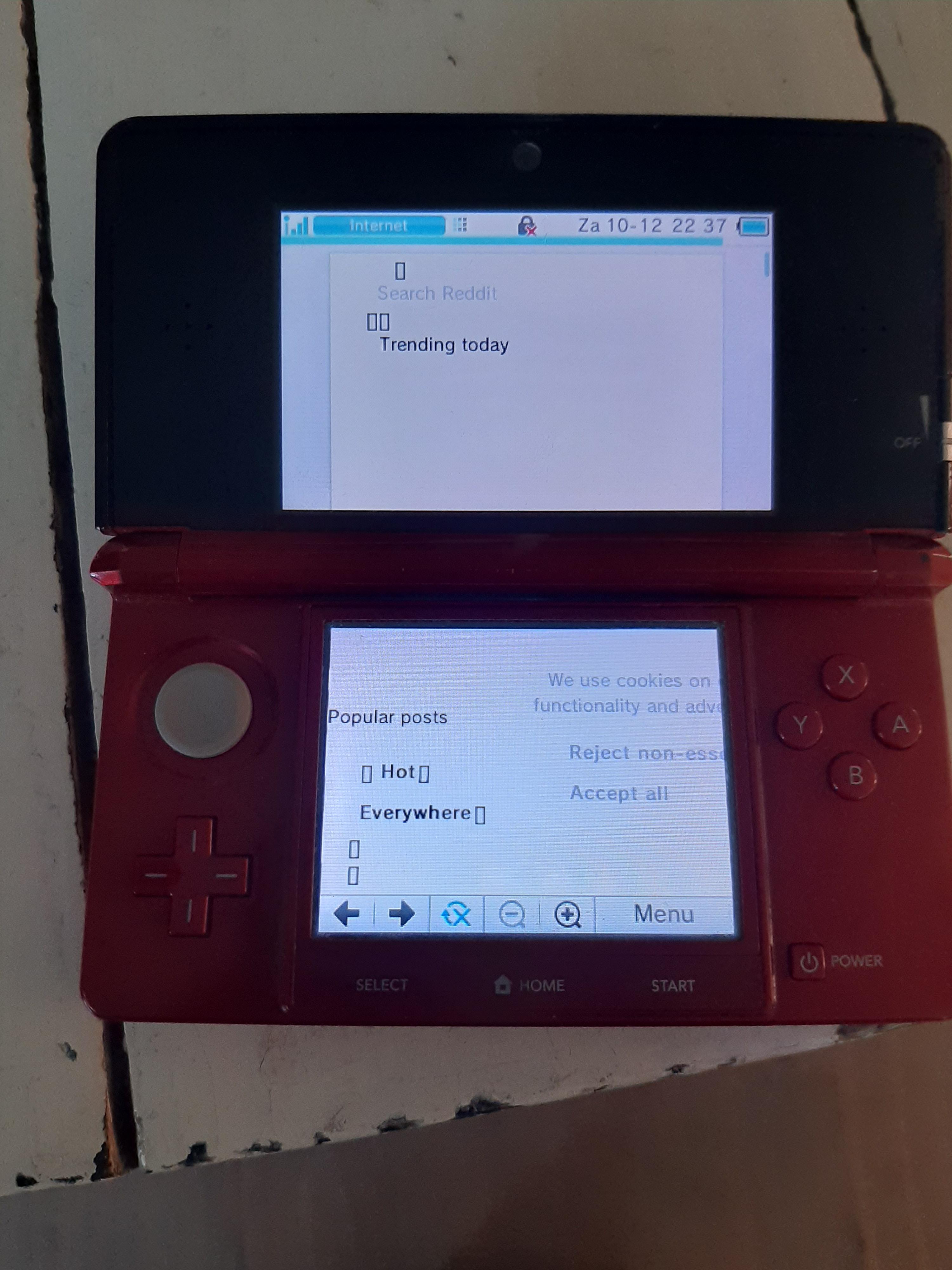 Tried opening Reddit on my Nintendo 3DS. It sadly won't load images