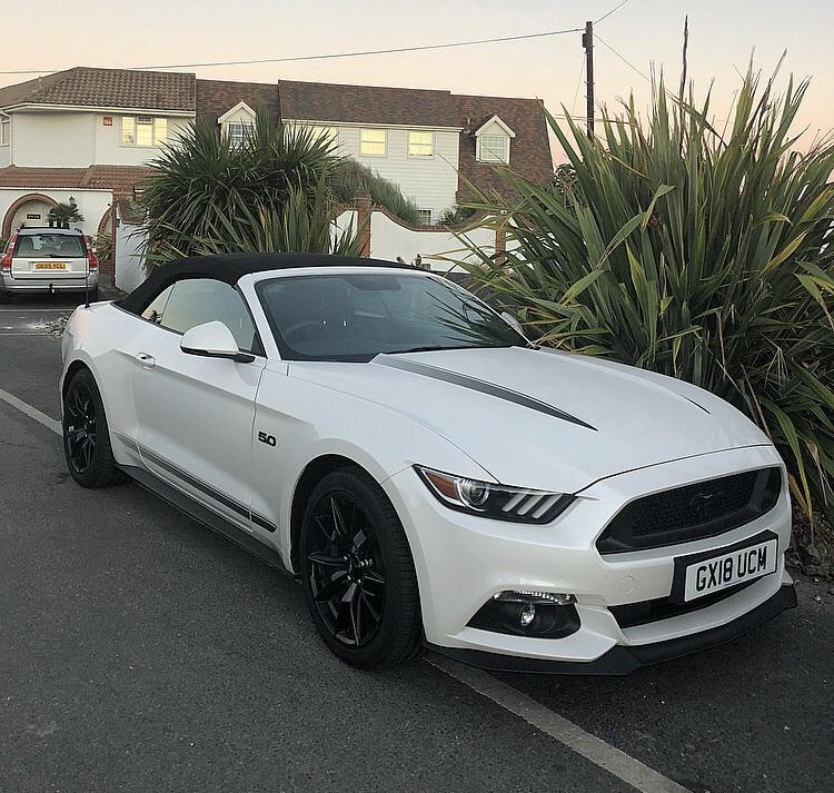 Spotted this sexy mustang standing proud in the sun (Brighton, UK) 😎