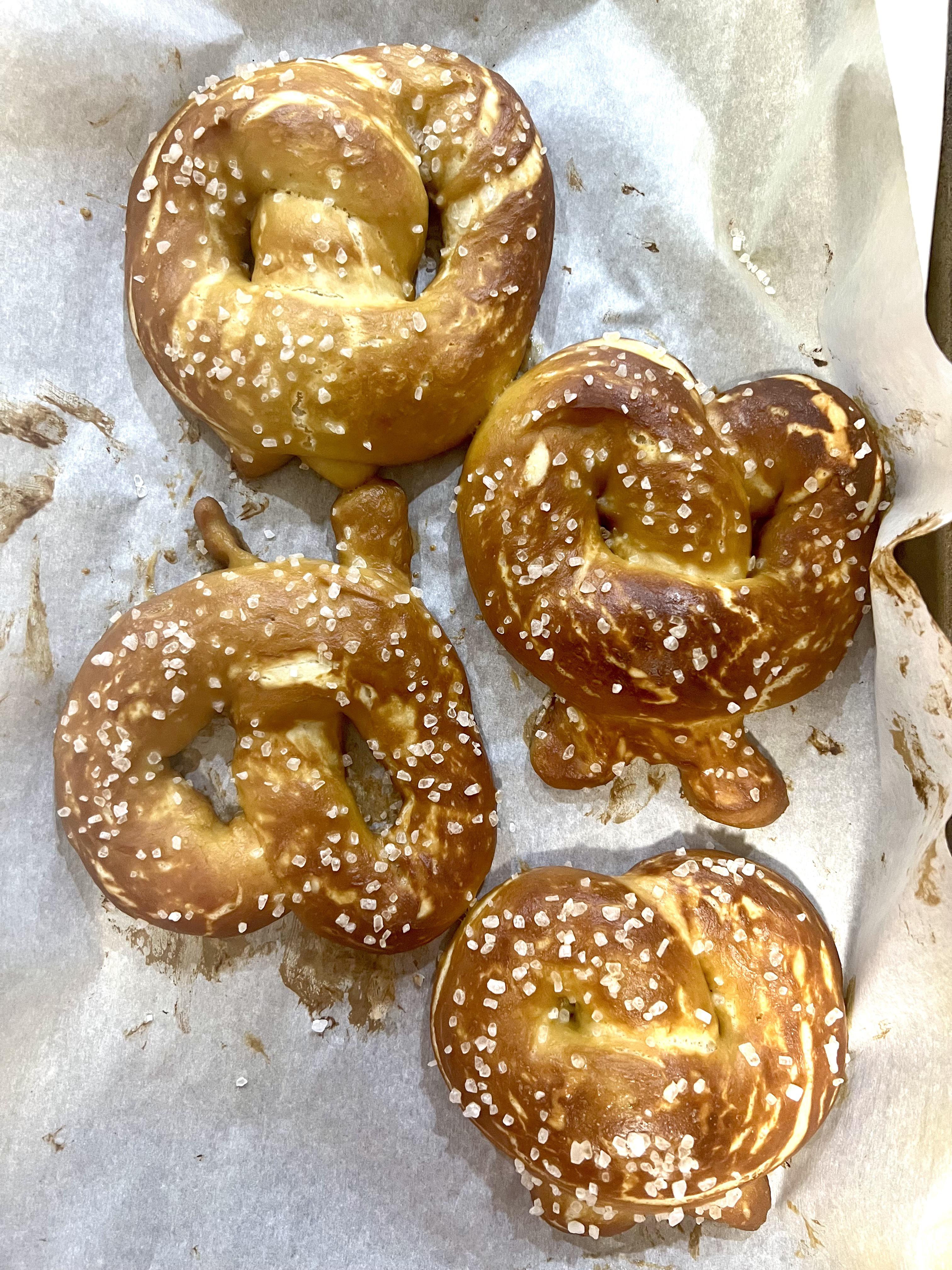 [homemade] extra salty, soft pretzels FoodPorn