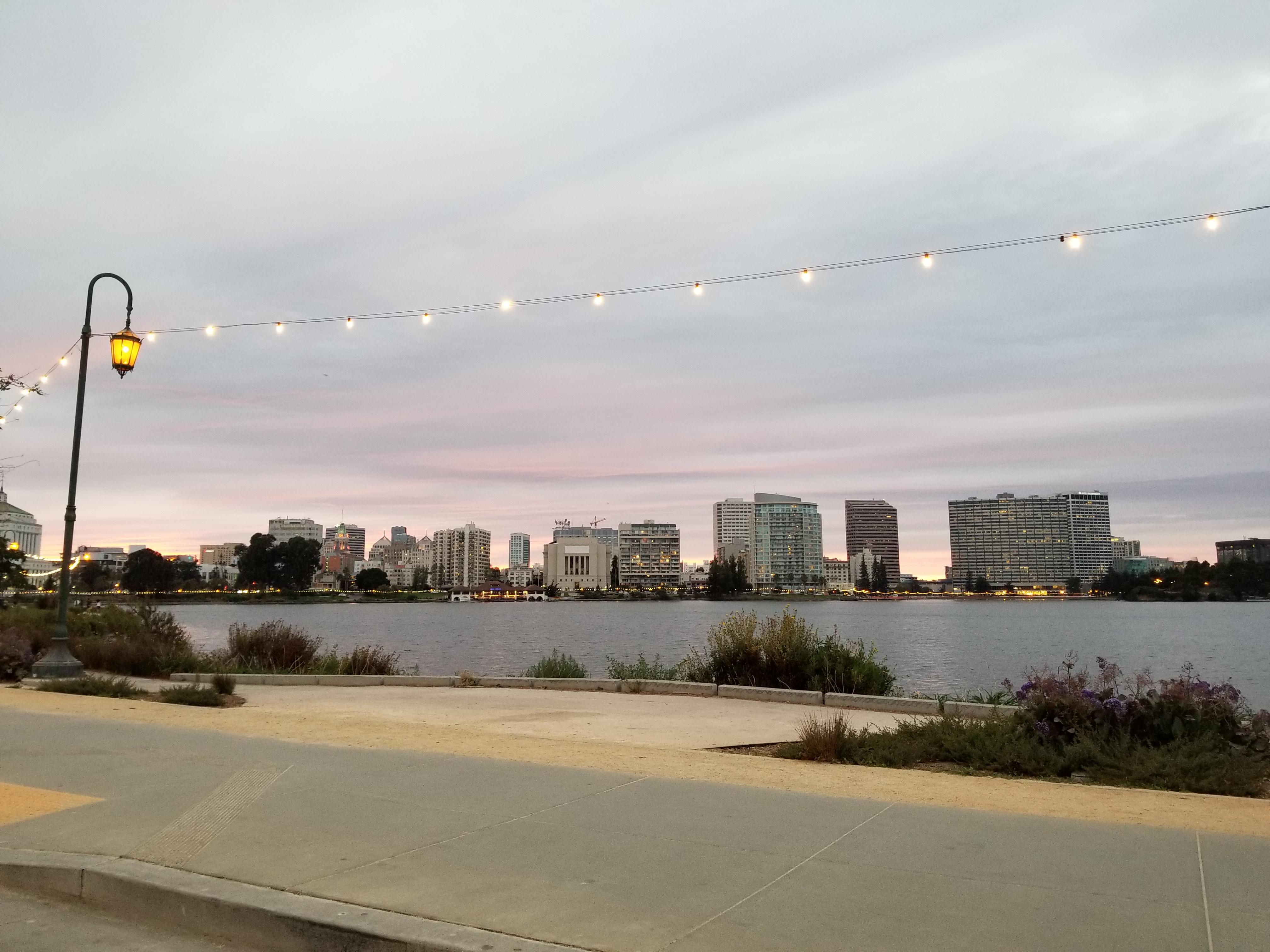 Lake Merritt right now r/oakland