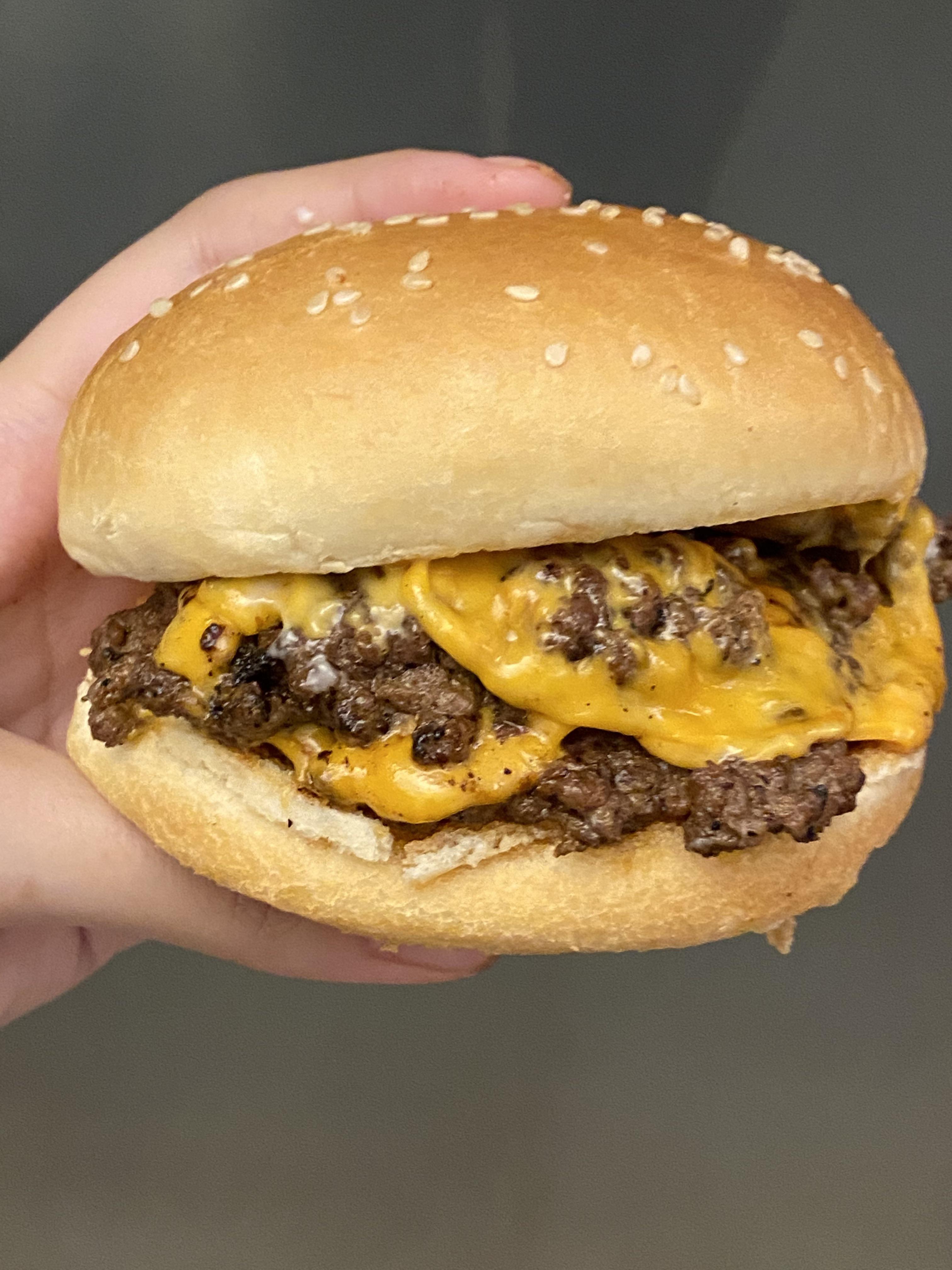 [Homemade] Double patty smash burger r/food