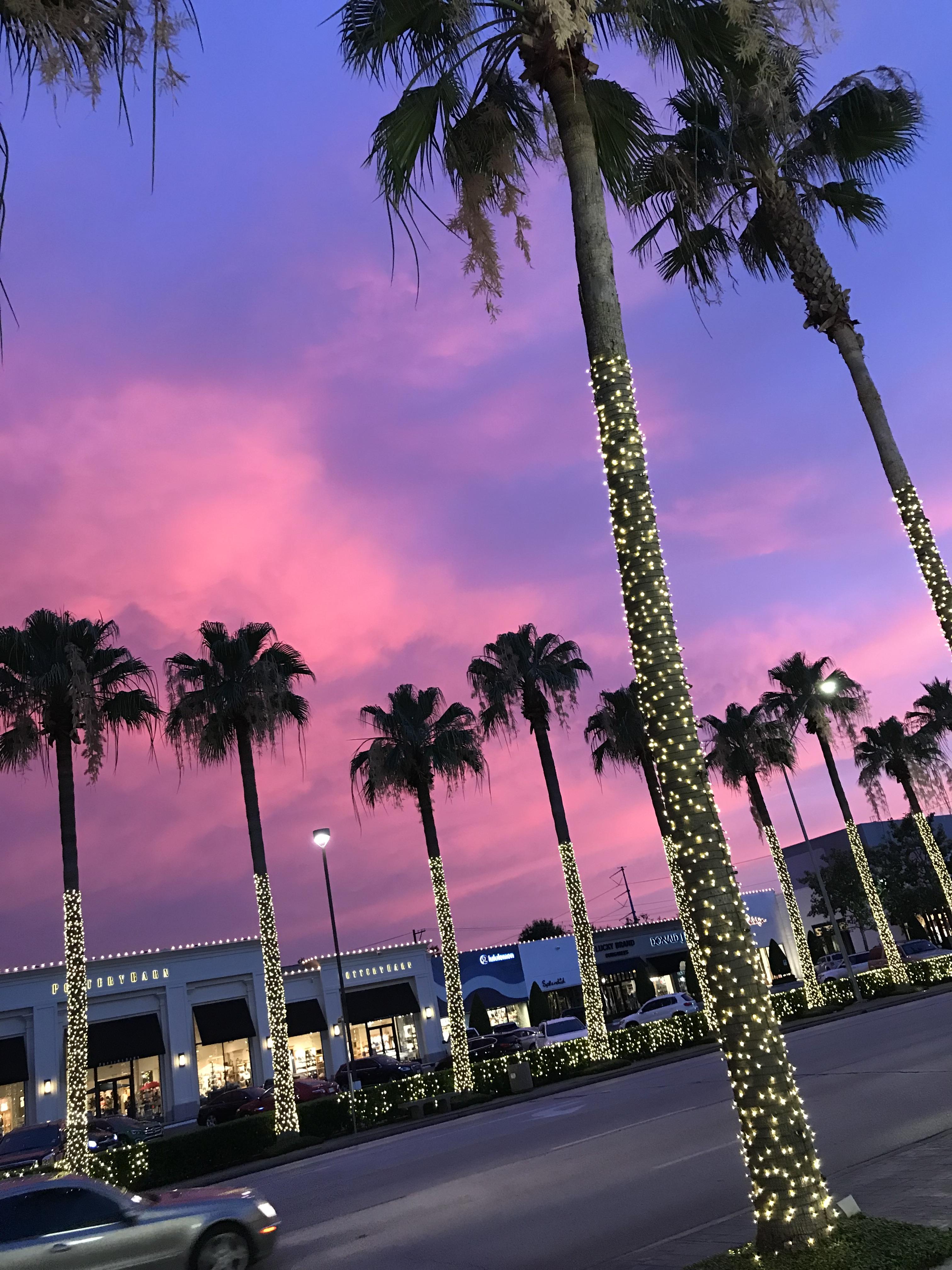 Unedited picture of the sunset in Houston yesterday r/VaporwaveAesthetics
