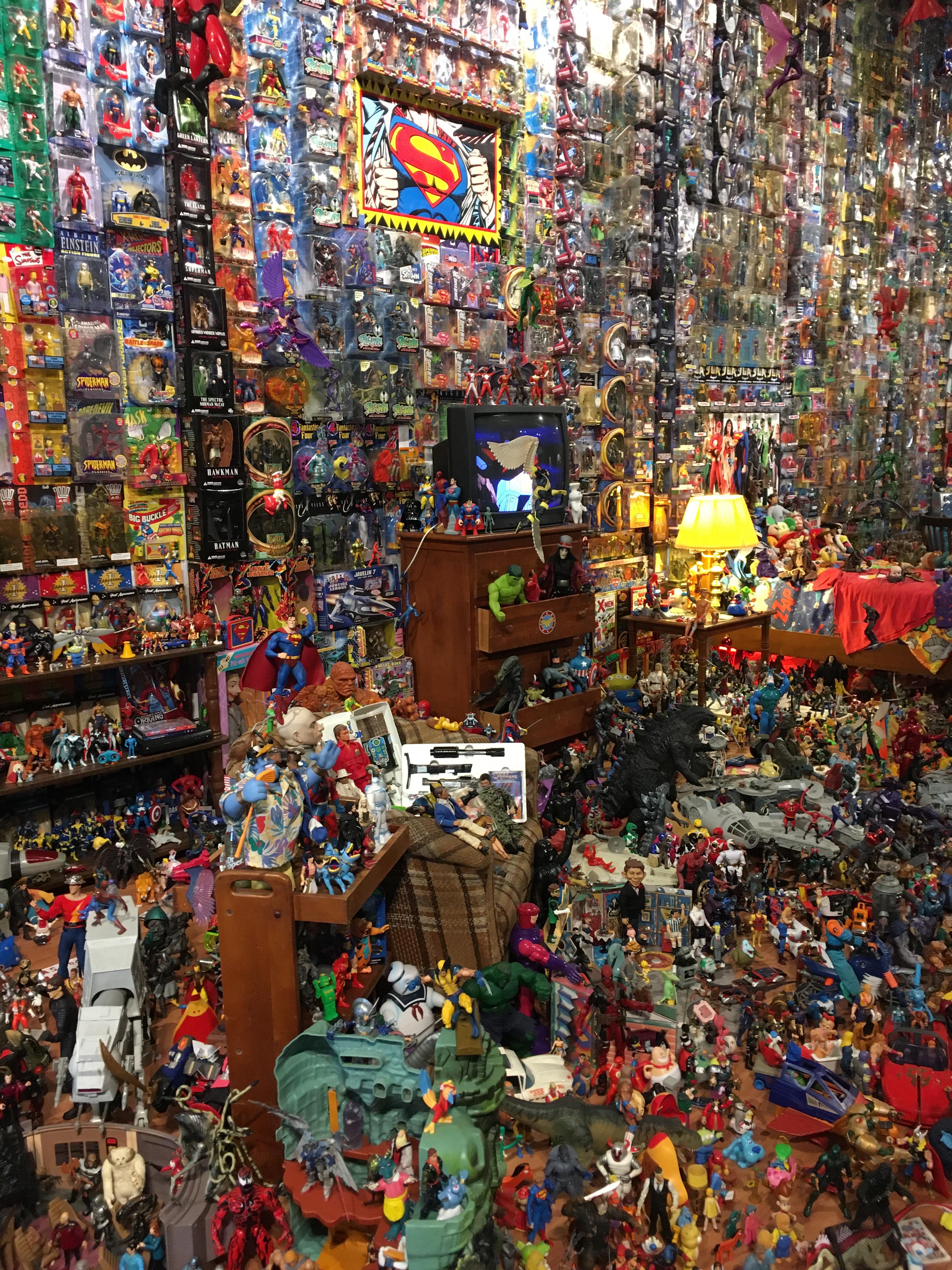 Driving by, I found the Action Figure Museum in Pauls Valley, OK. What