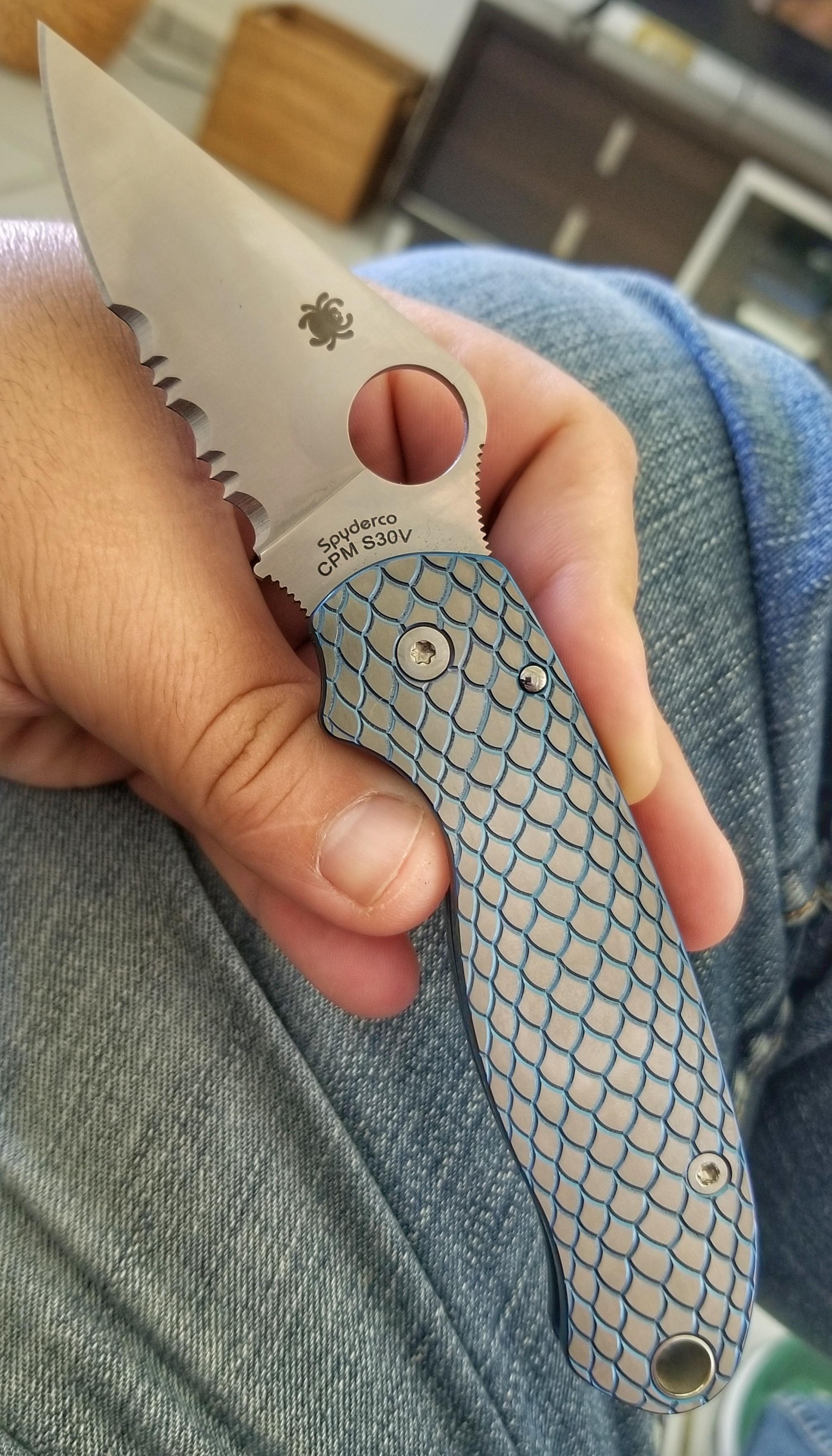 I really, really love these scales. r/knives