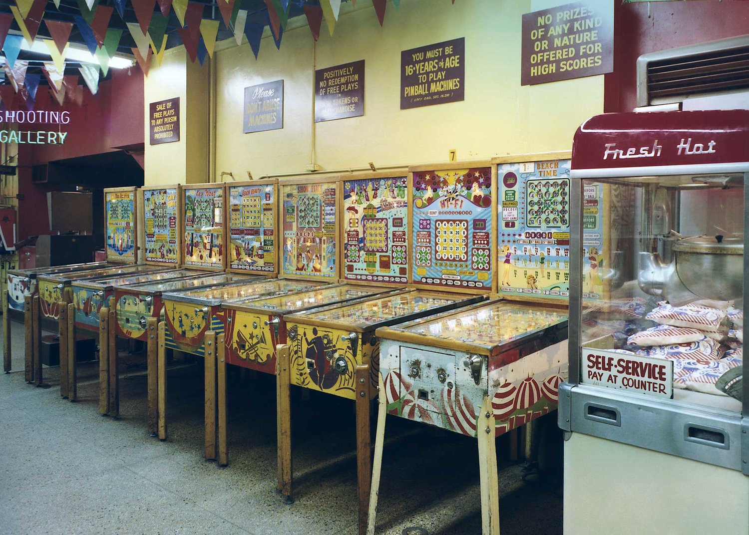Wonderland Arcade, 12th and Grand, Kansas City, Missouri, 1968 (Link to