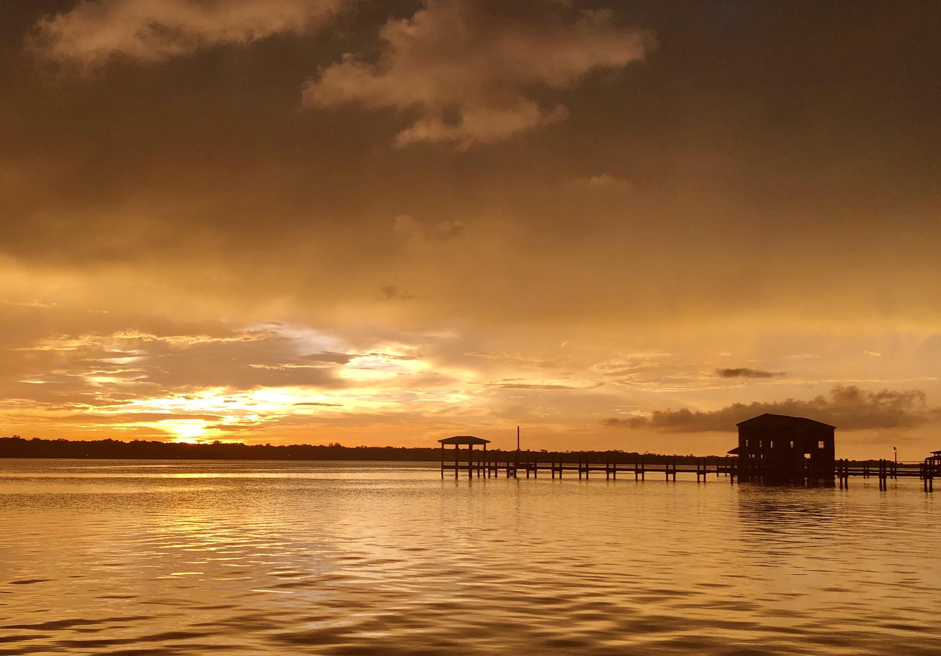 Sunset on the Halifax River. Ormond by the Sea, Florida. r/sunset