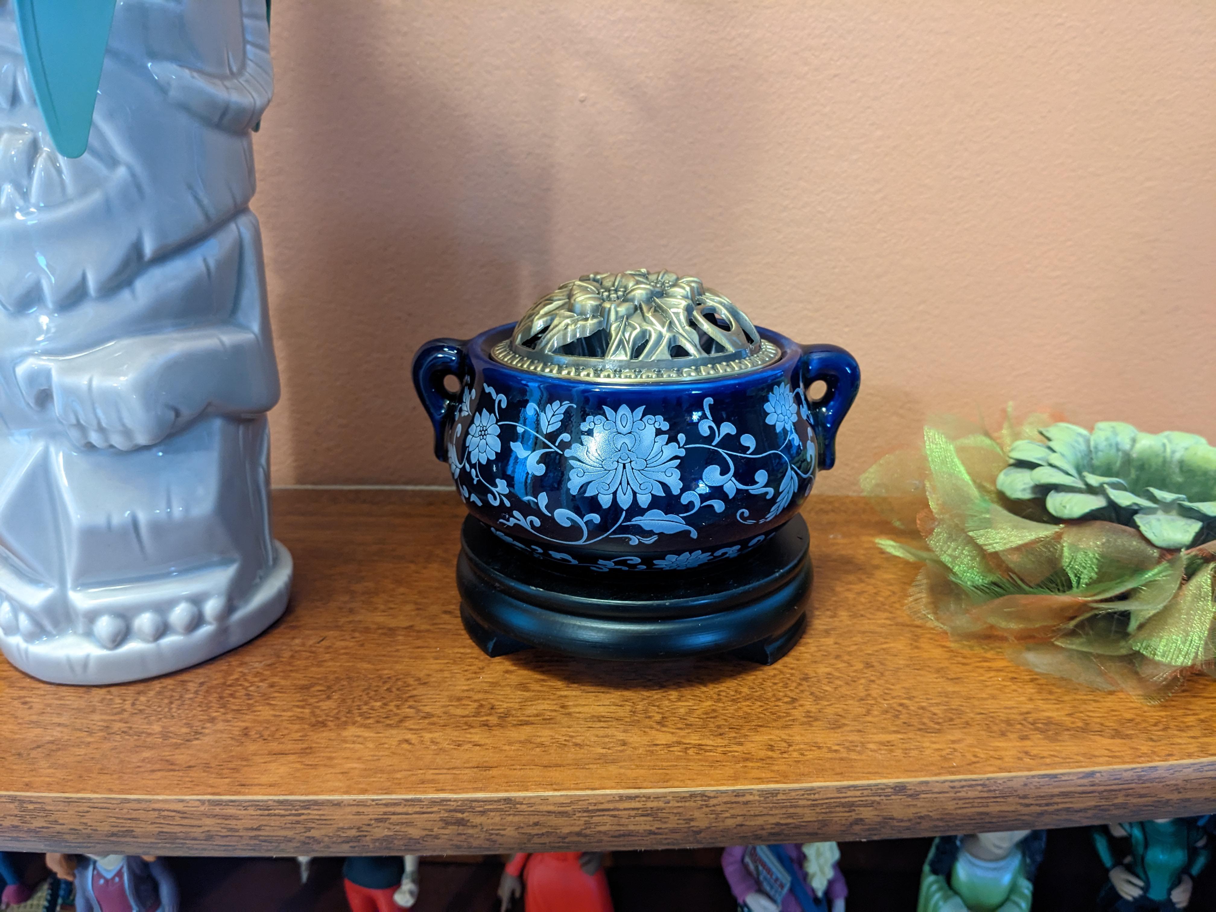 Got this gorgeous Heyoka electric warmer for Christmas! What