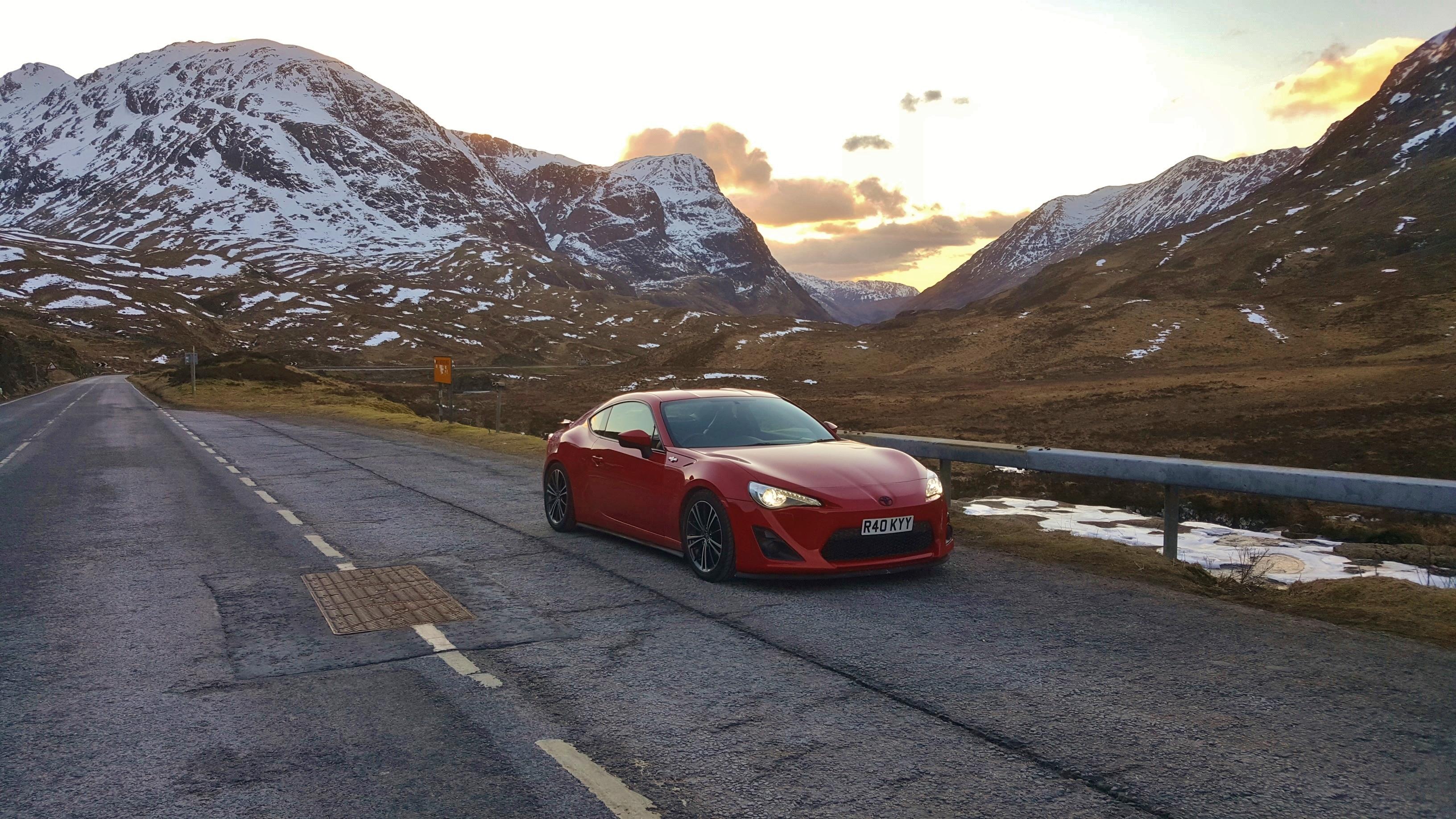 Quiet mountain roads, beautiful scenery, awesome car, perfect day! r/ft86