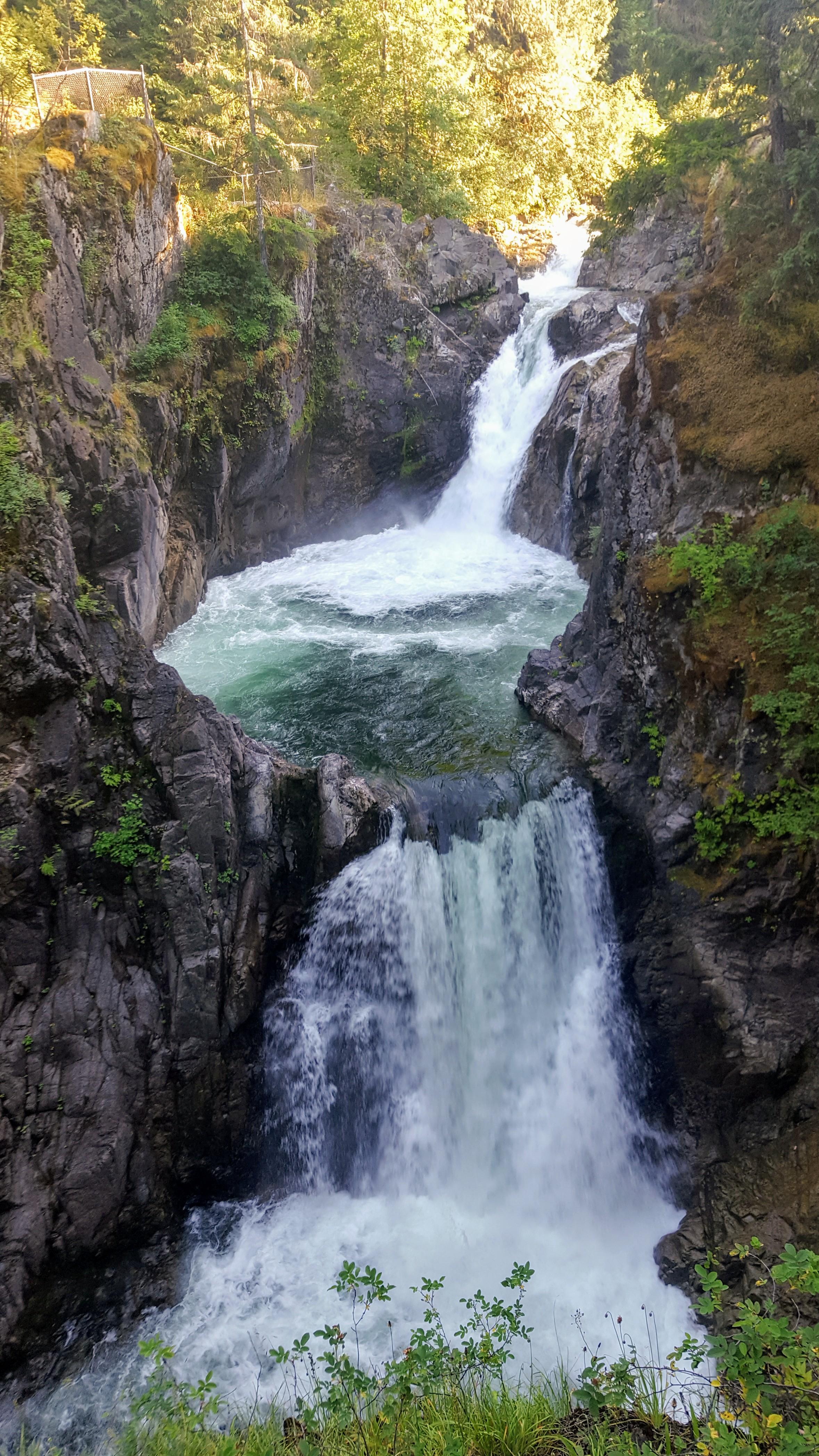 [OC] Little Qualicum Falls, Vancouver Island BC [2358x4191] EarthPorn