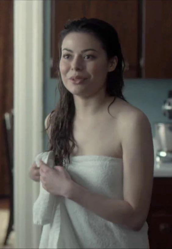 Miranda Cosgrove Leaked Photos