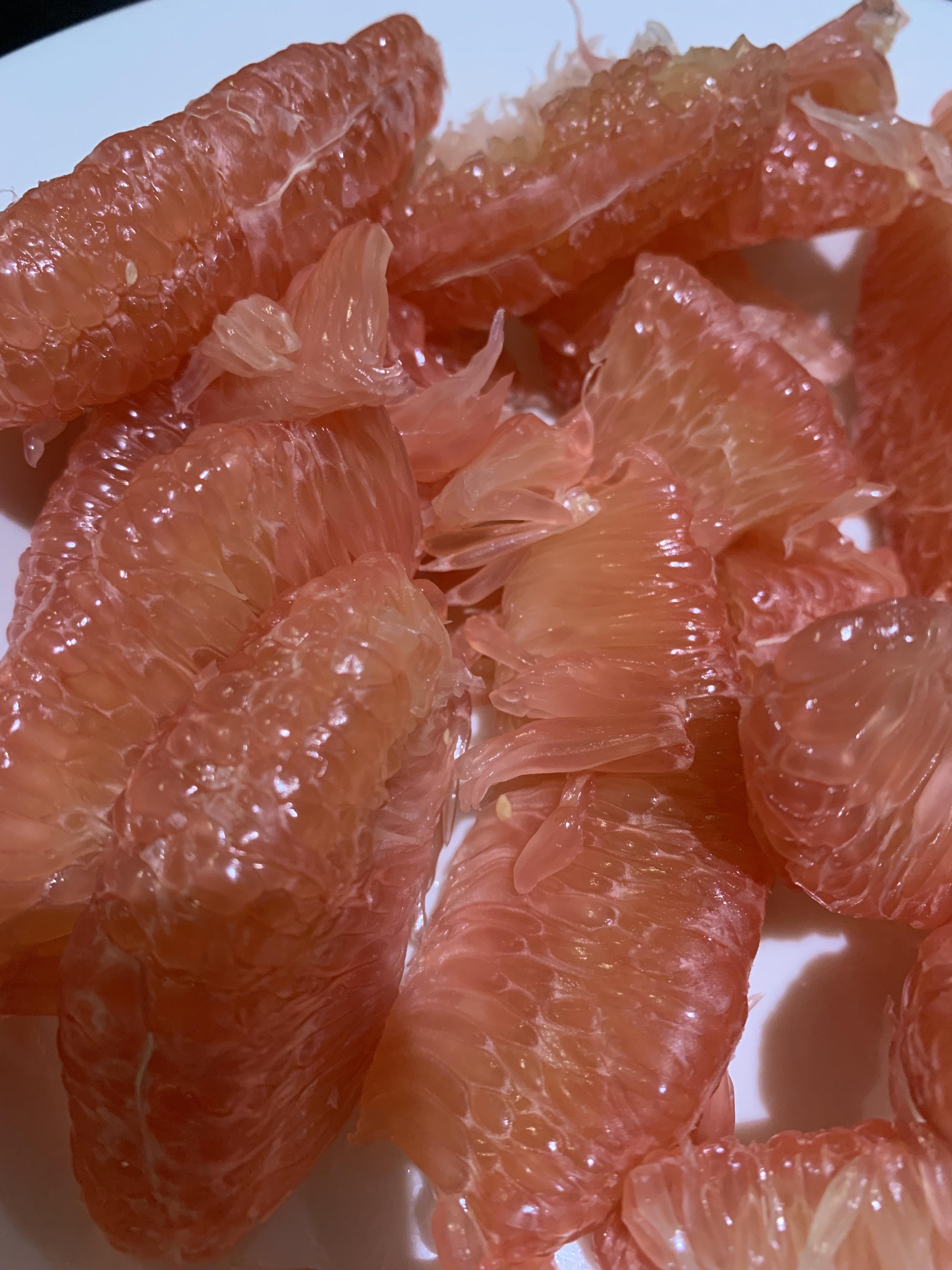 Pomelo My fave low calorie fruit! 300 grams for 115 calories. r