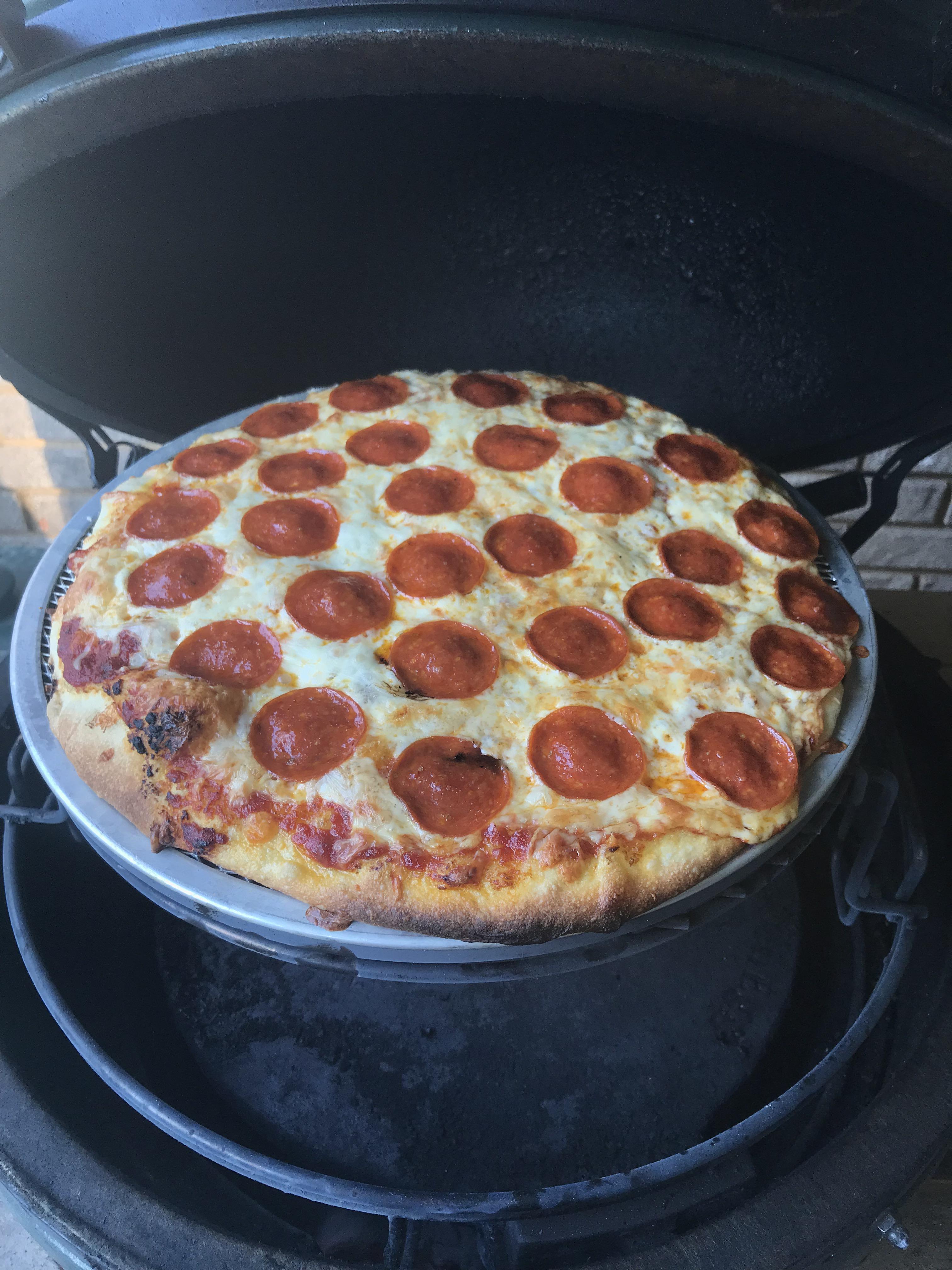 Pizza on the egg tonight biggreenegg