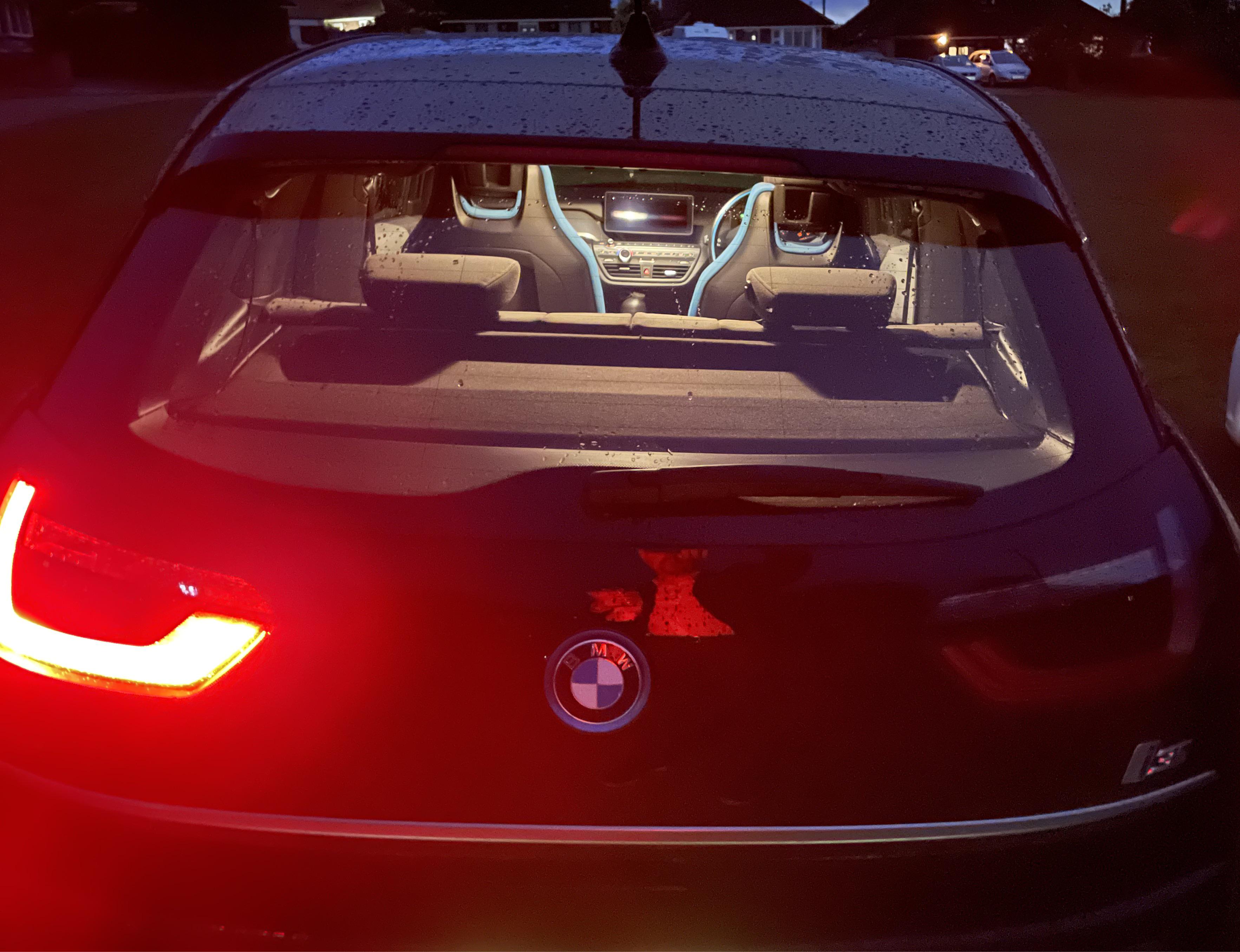 Rear light malfunction…. r/BMWi3