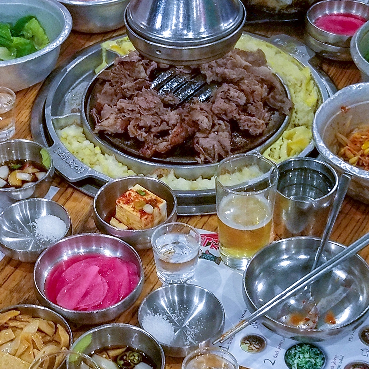 [OC] Korean BBQ from NYC Ktown with delicious meats and tasty banchan