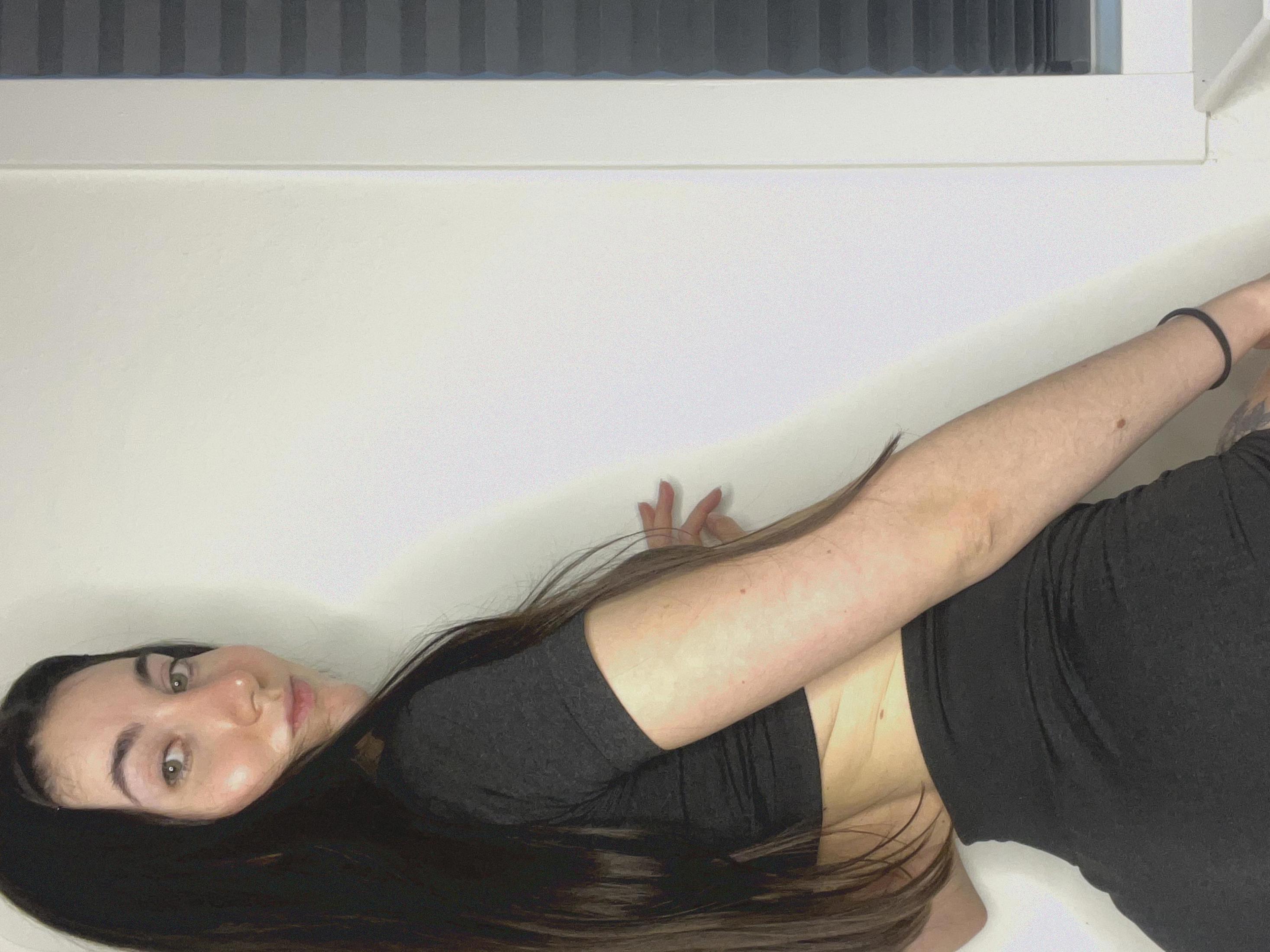 I prefer to greet you from work in this position : Maine_Nudes_n_post