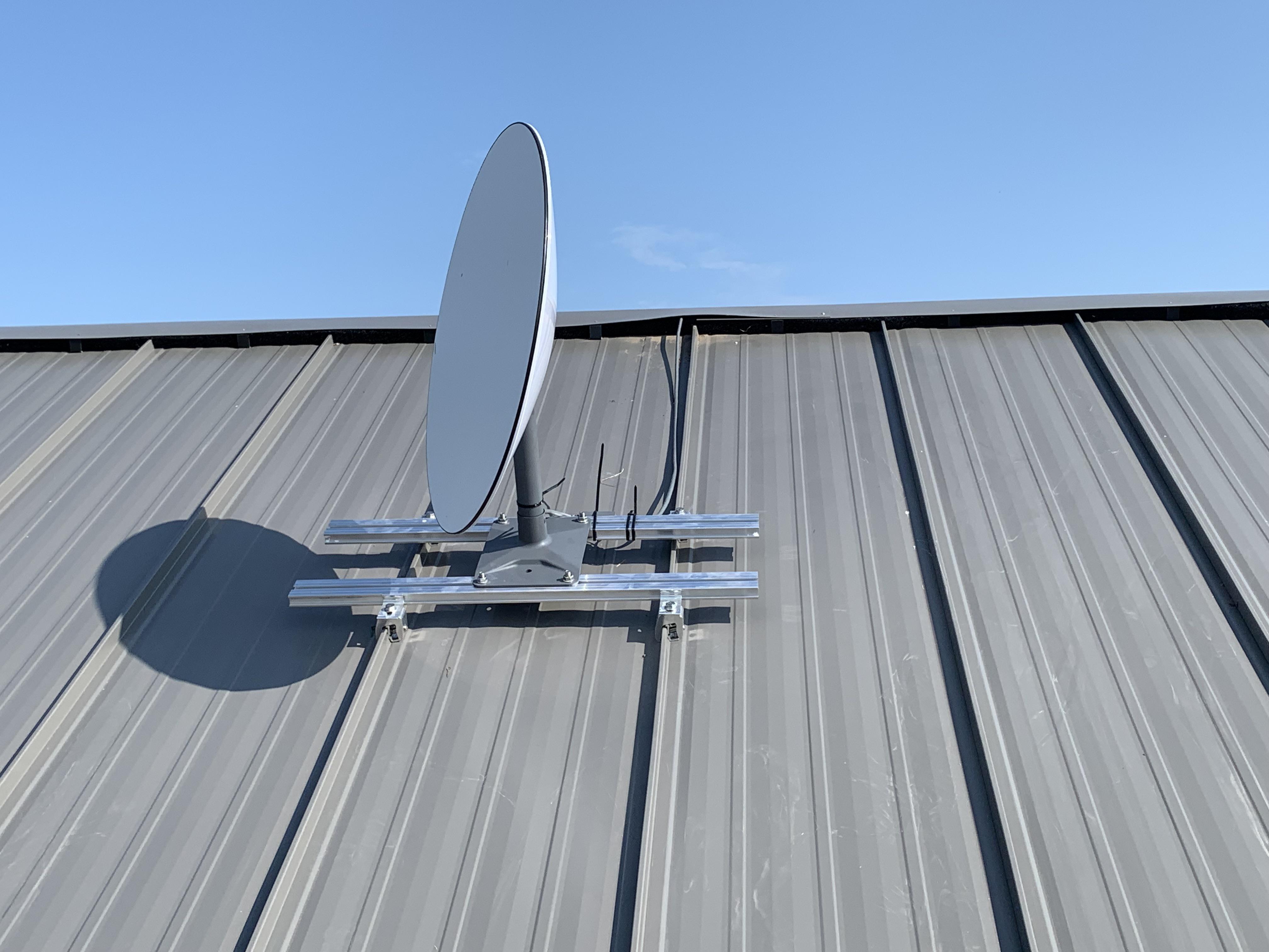 Dishy mounted to my metal roof r/Starlink