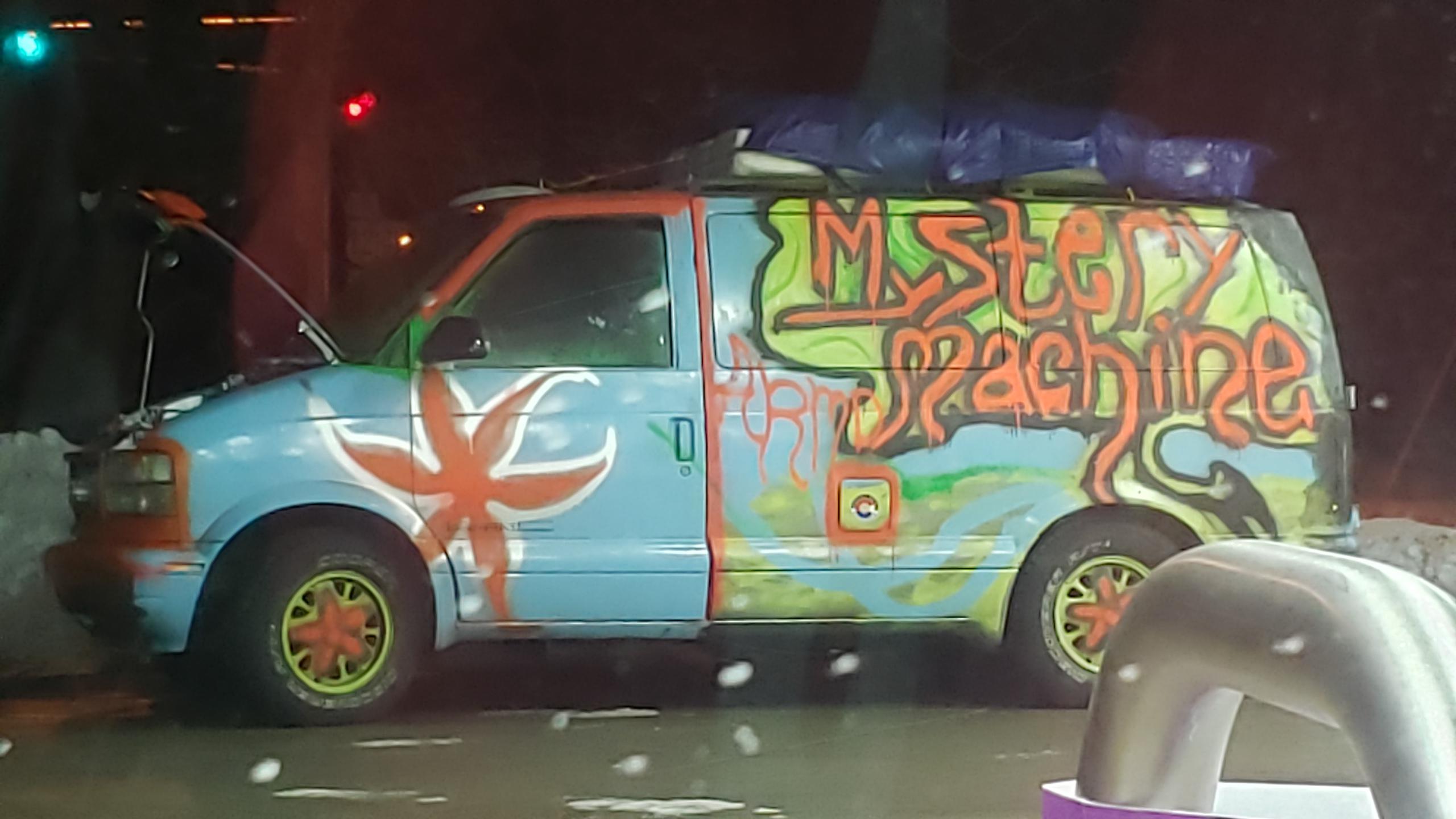 Spray paint Mystery Machine r/DiWHY
