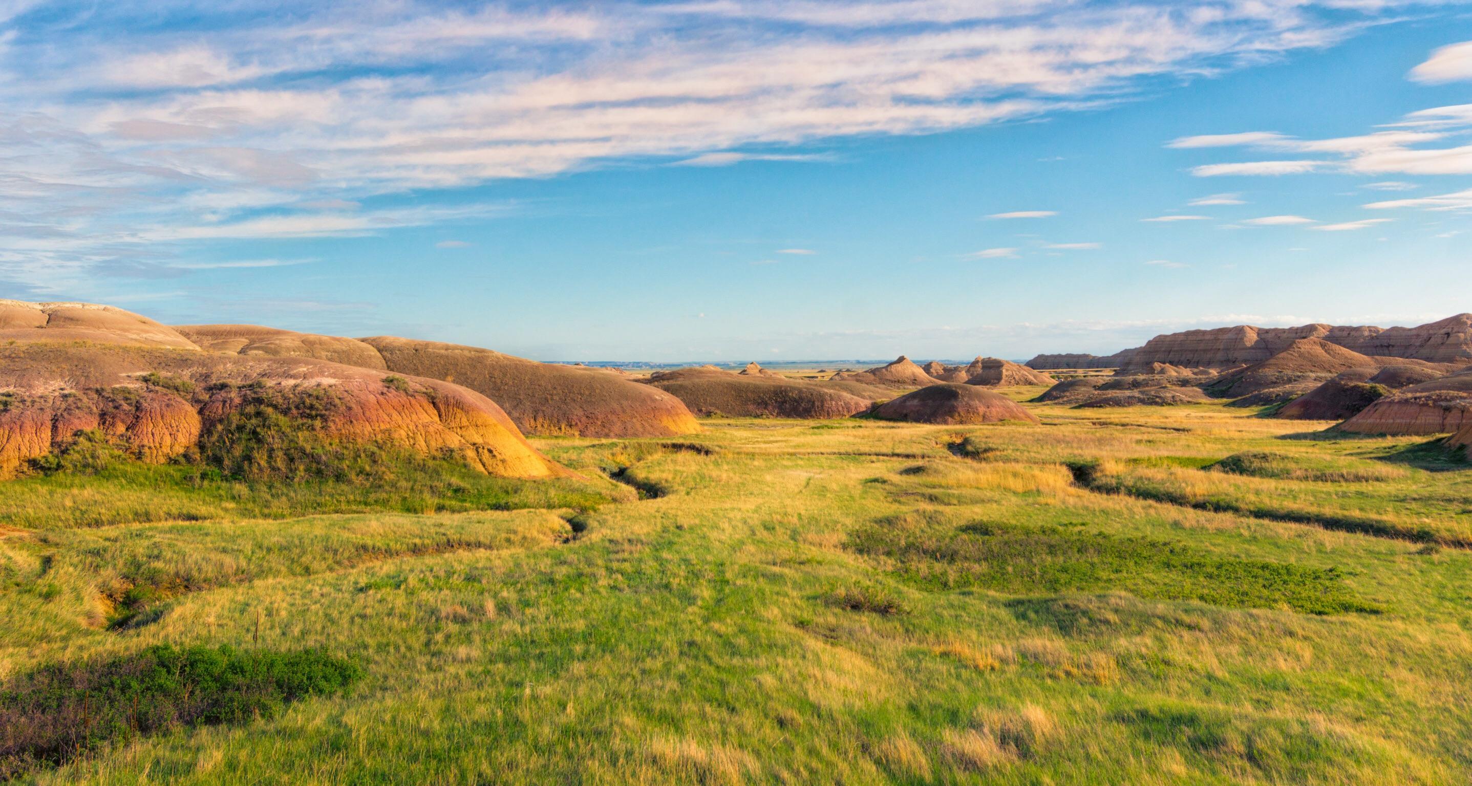 Badlands National Park, South Dakota [OC][1536x2875] r/EarthPorn
