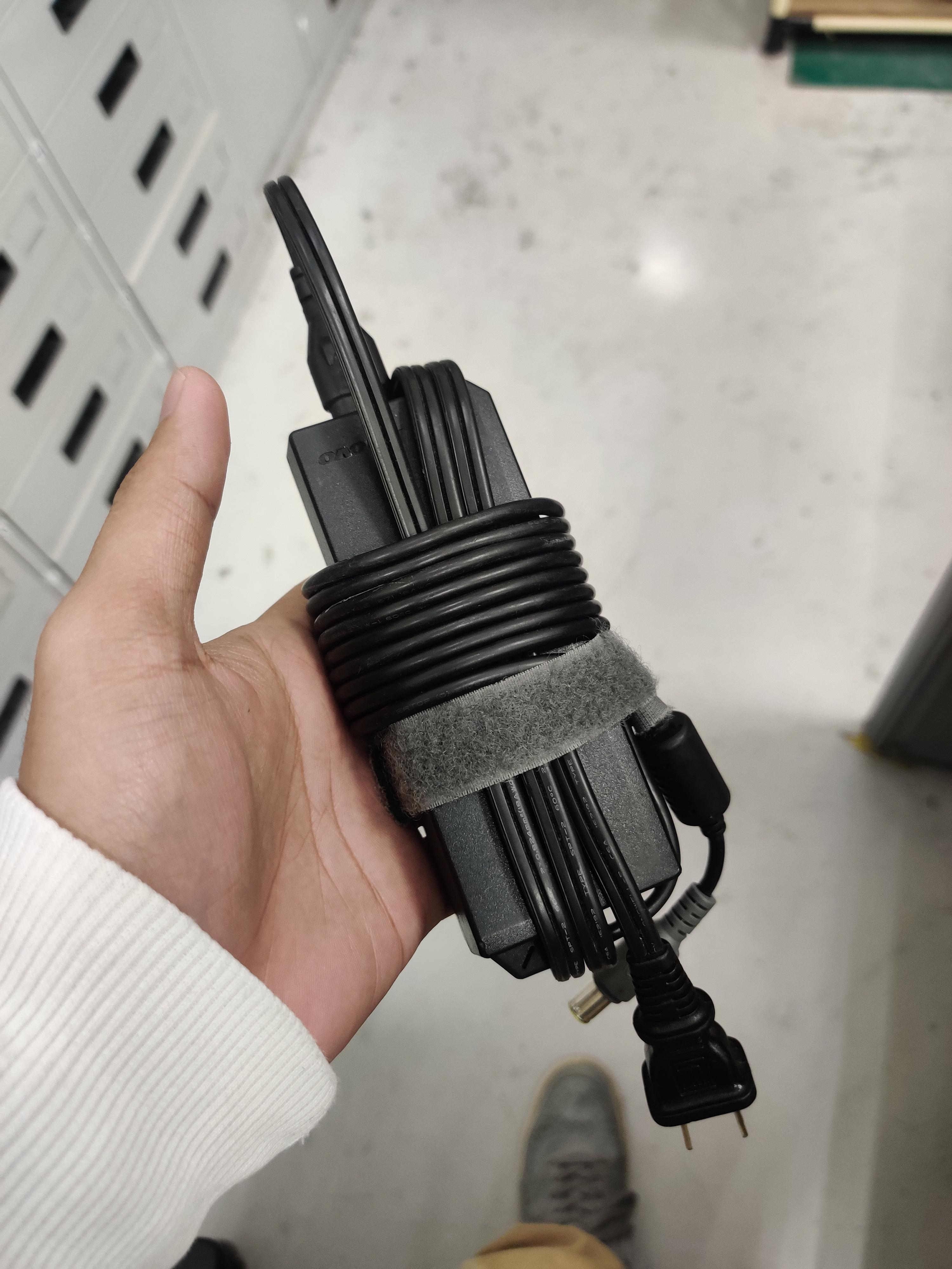 The way I like to keep my laptop's charger. r/oddlysatisfying