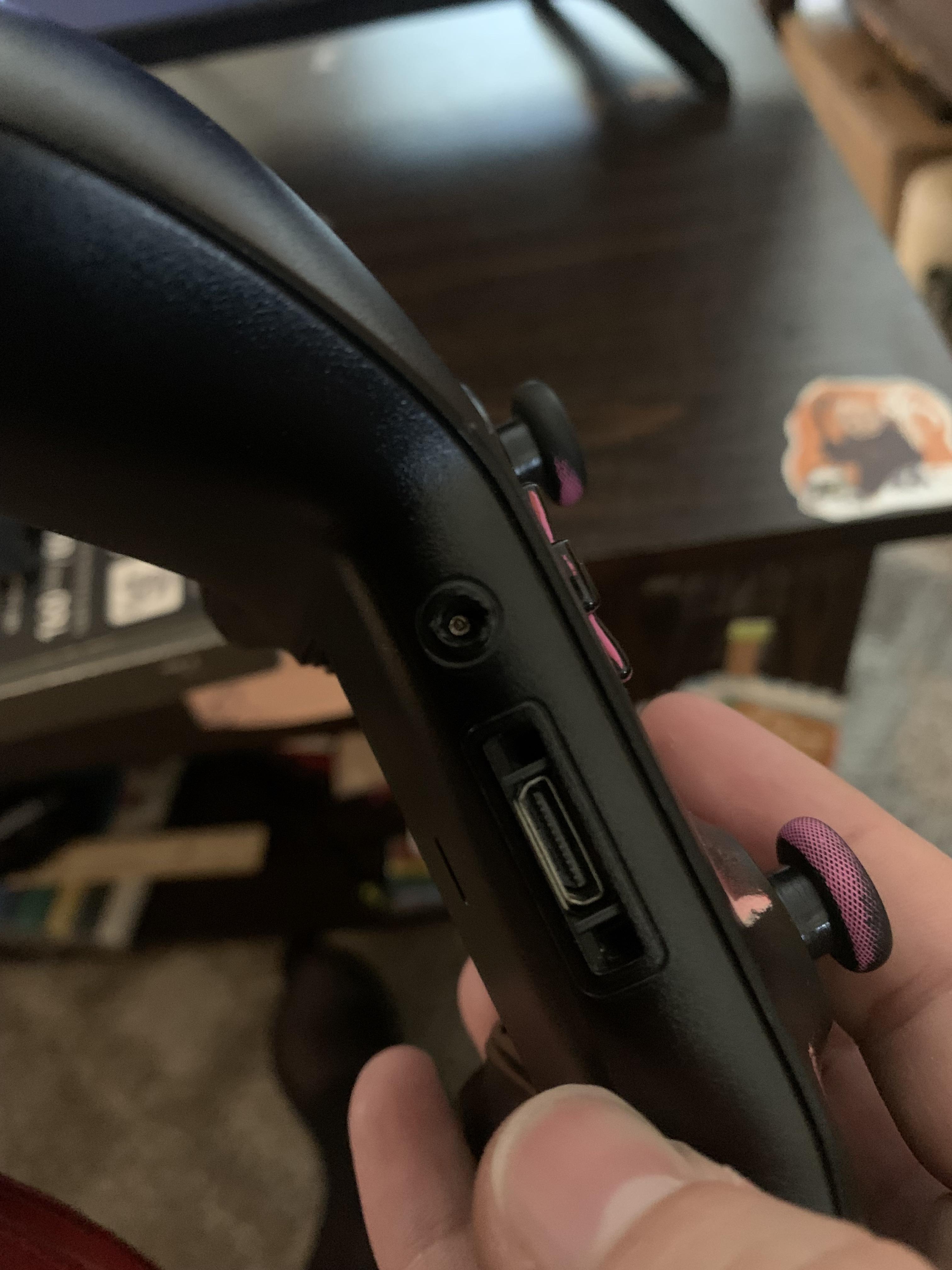 Headphone Jack broke off in my controller..... how do I fix this? r